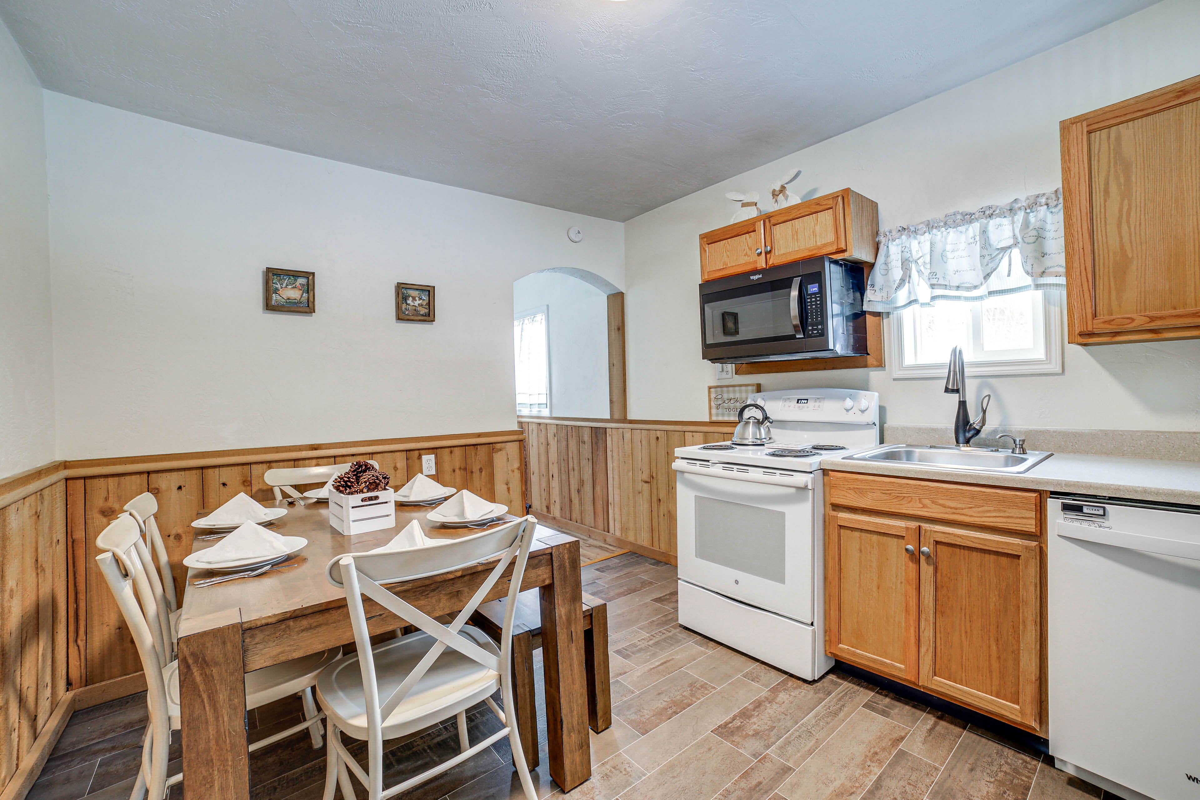 Kitchen | Cooking Basics | Trash Bags & Paper Towels Provided
