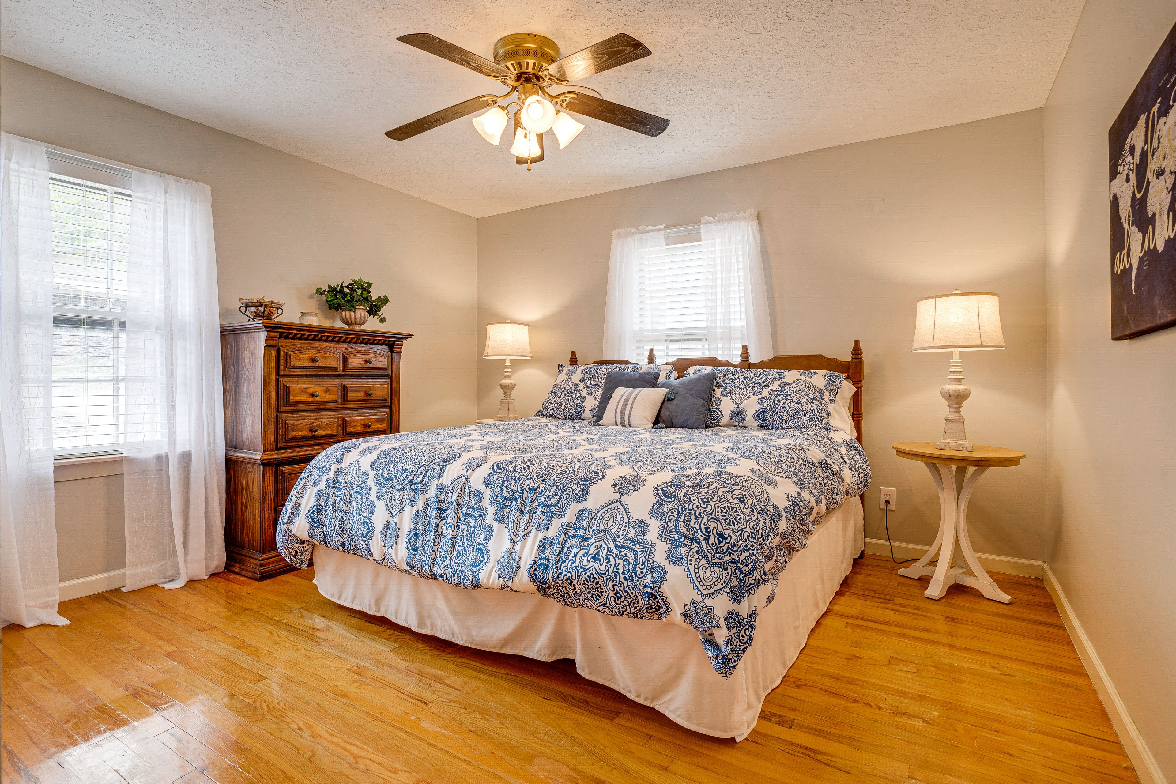 Bedroom 2 | King Bed