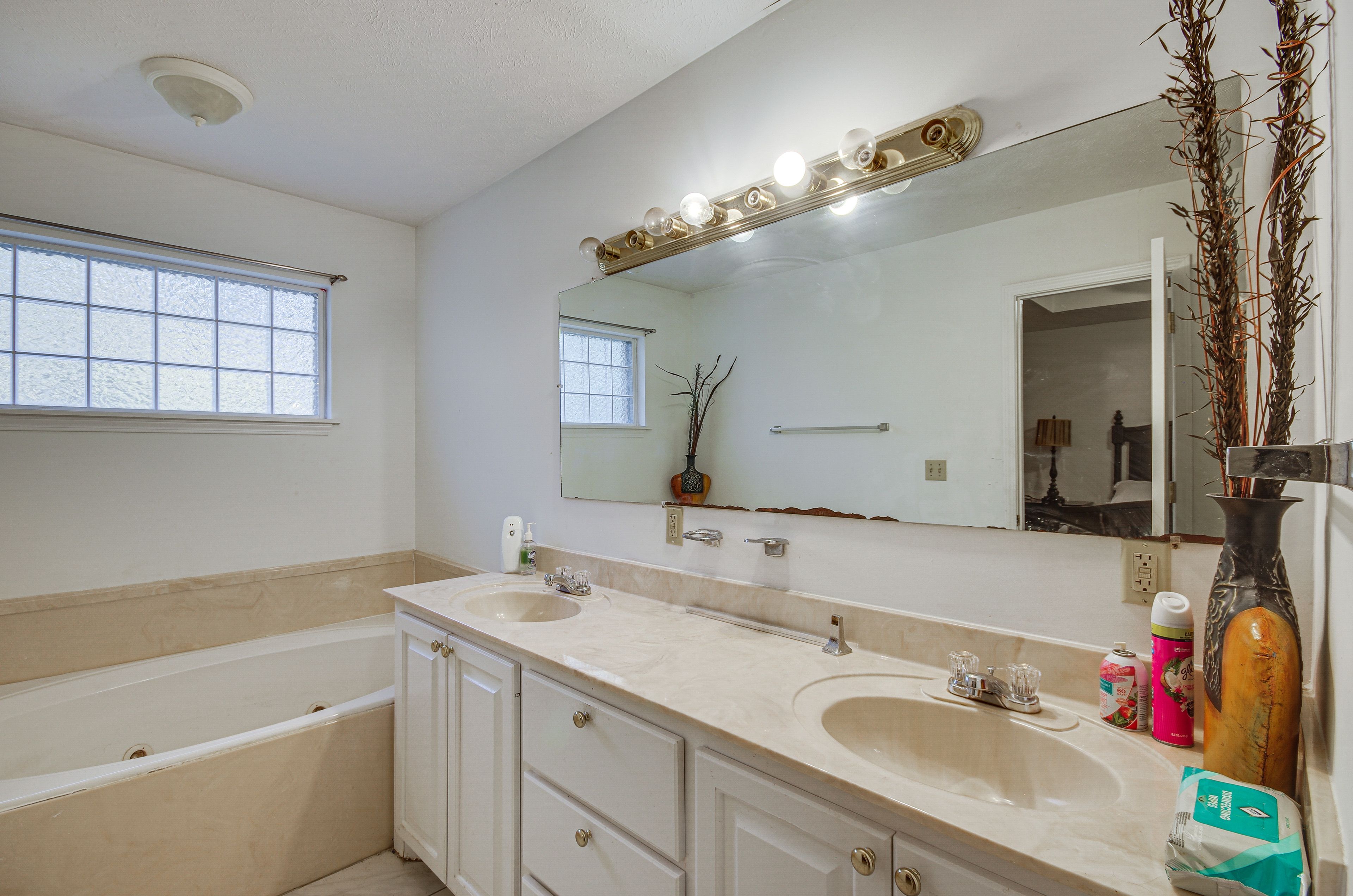 En-Suite Bathroom | Towels Provided | Complimentary Toiletries
