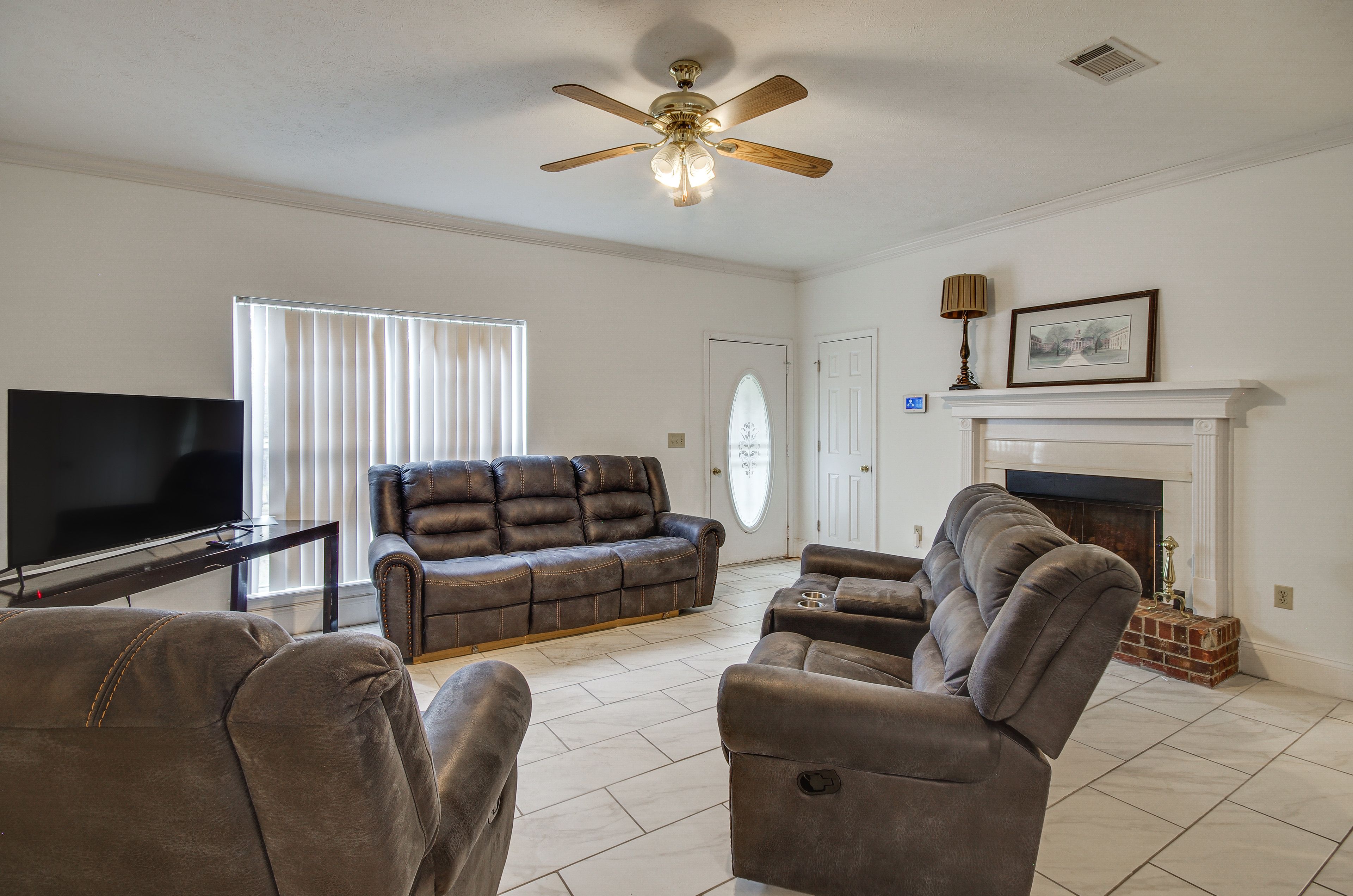 Raymond Vacation Rental | 3BR | 2BA | 1,633 Sq Ft | 2 Steps Required