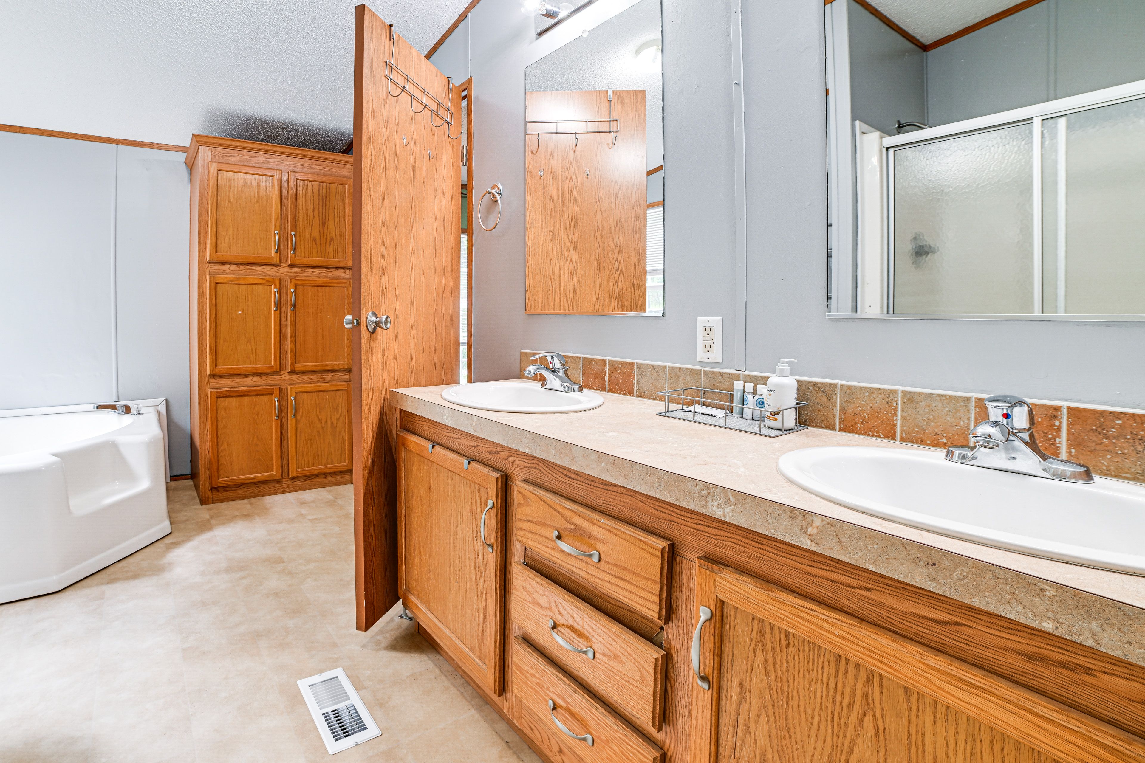 En-Suite Bathroom | Towels Provided