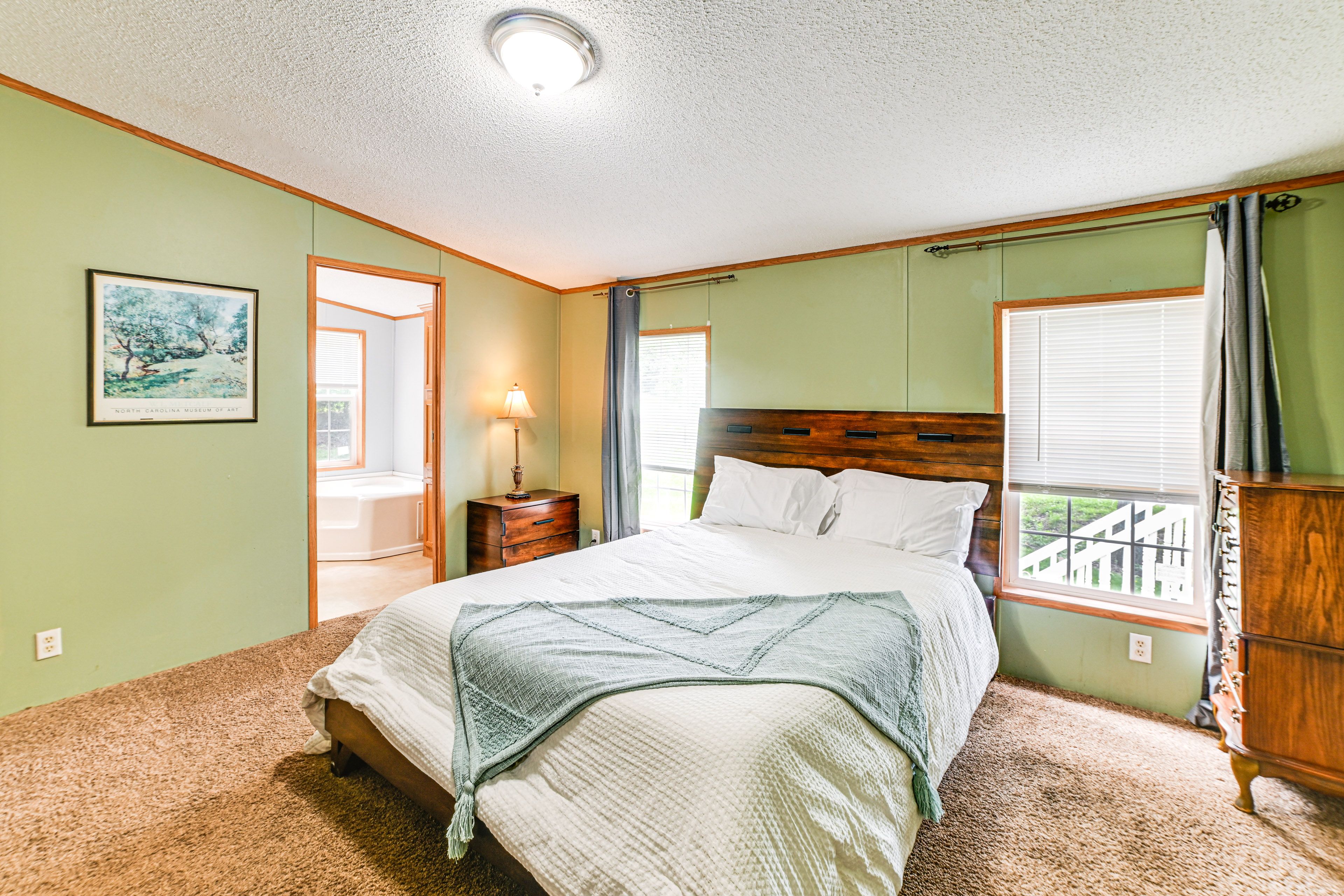 Bedroom 1 | Queen Bed | Linens Provided