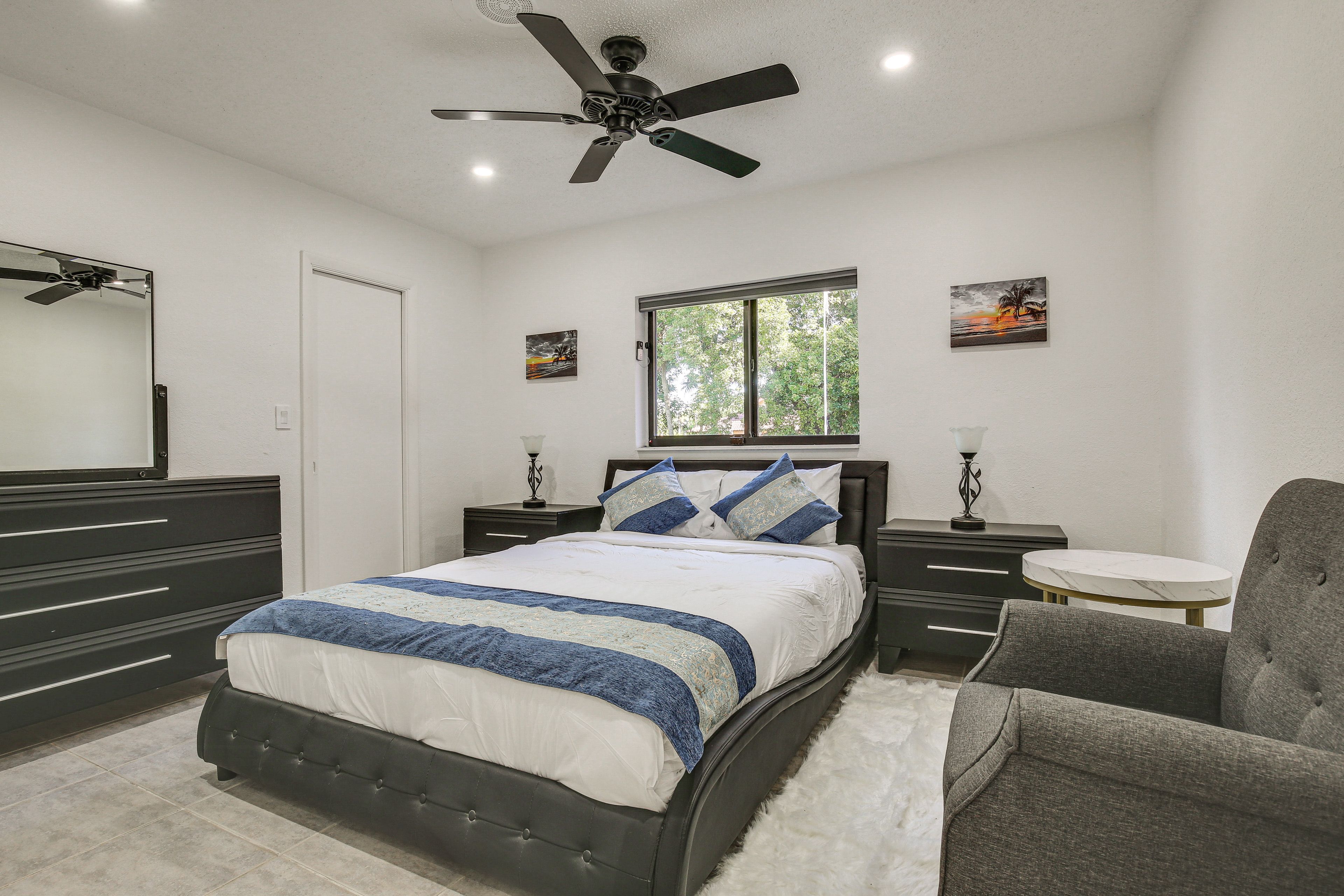 Bedroom 3 | Queen Bed