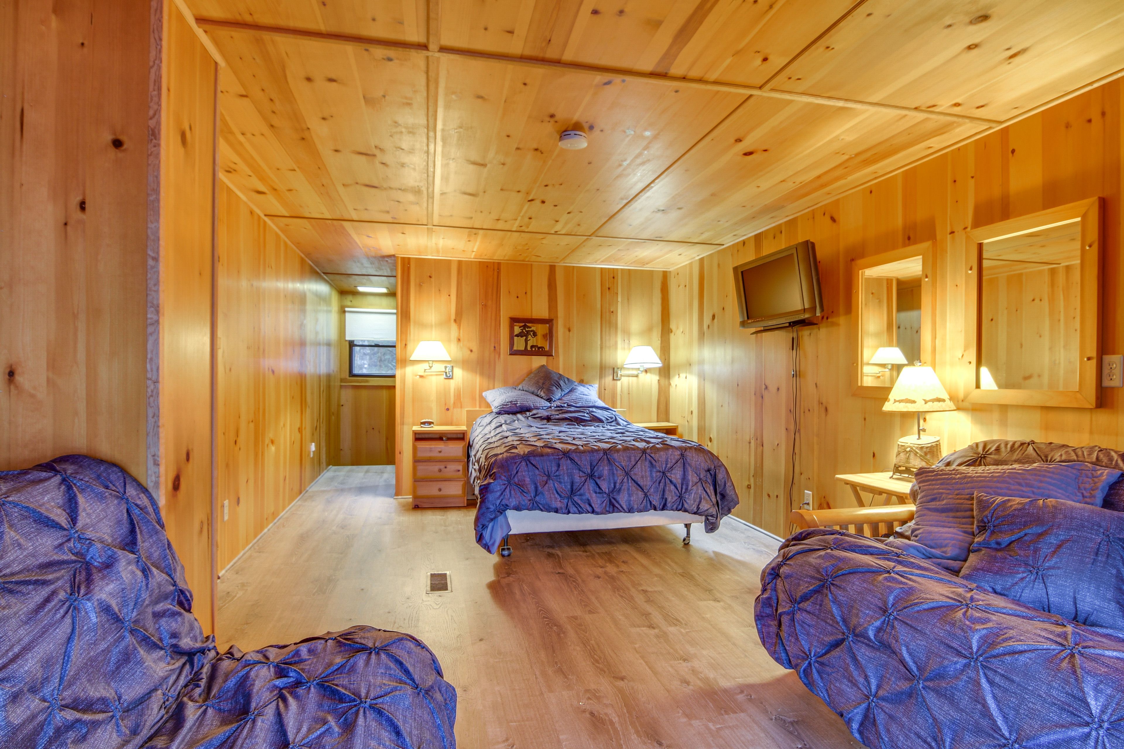 Bedroom 2 | Full Bed | 2 Full Futons | 2nd Floor