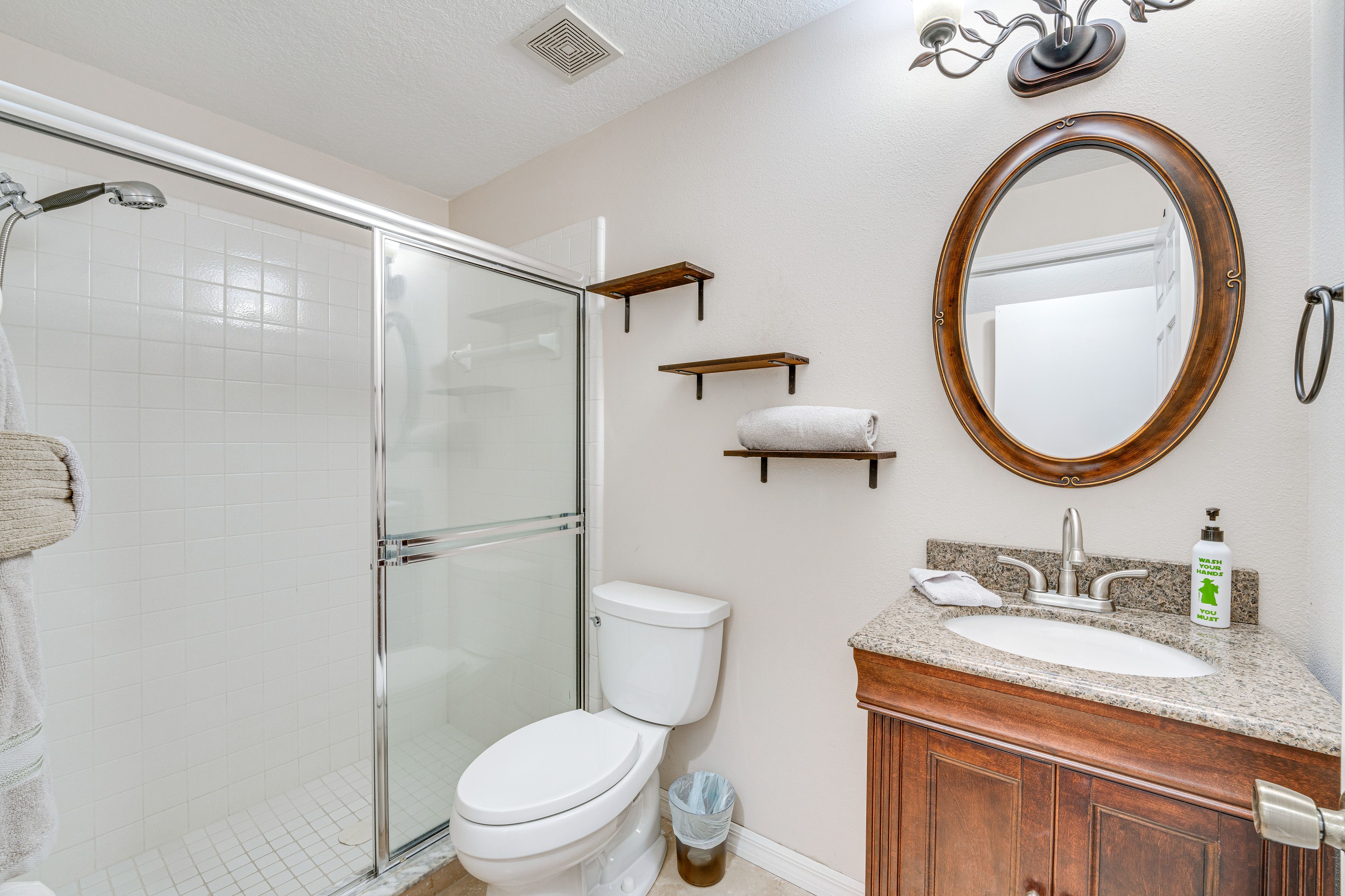 Full Bathroom | 1st Floor