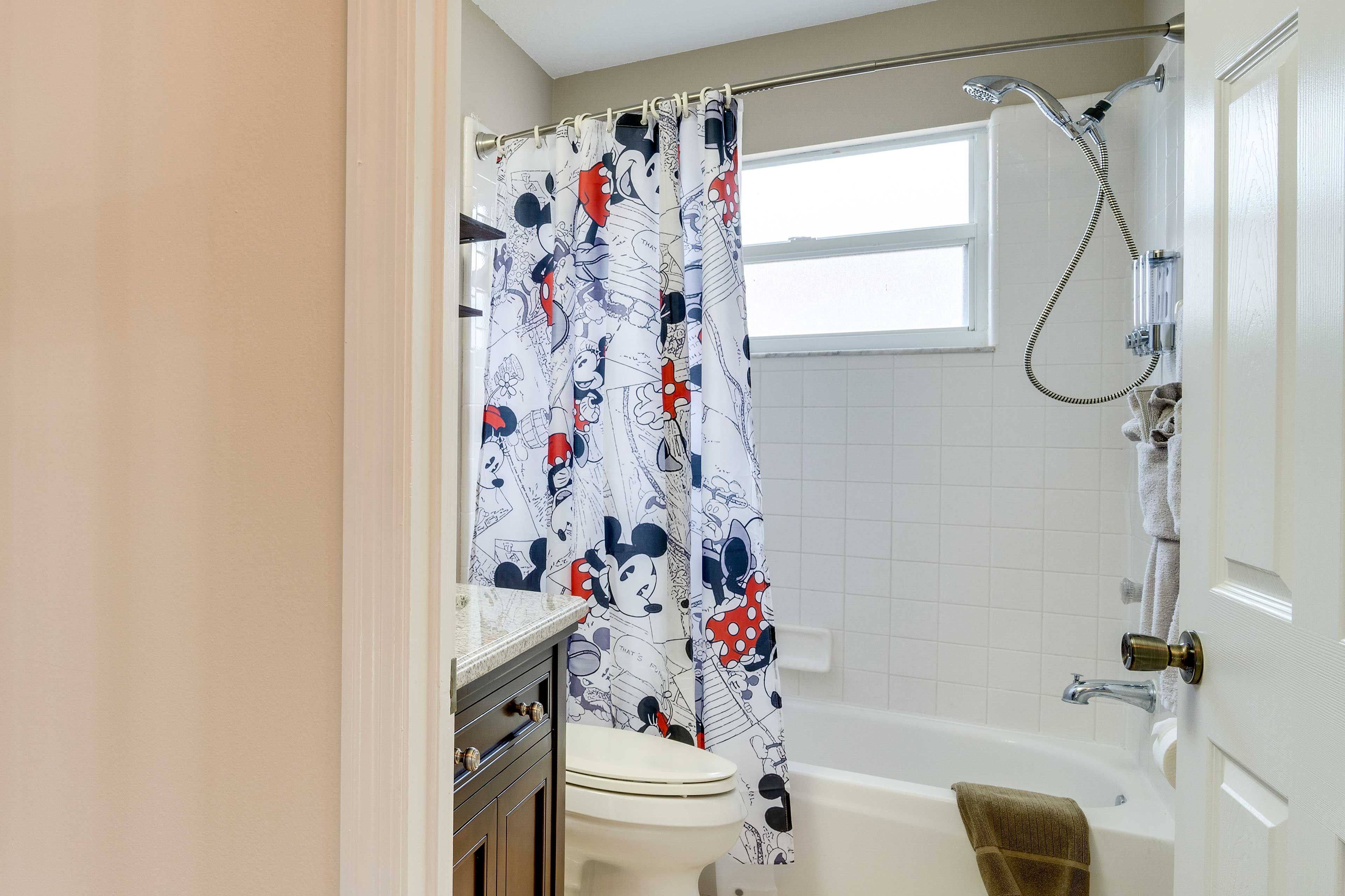 Full Bathroom | 2nd Floor