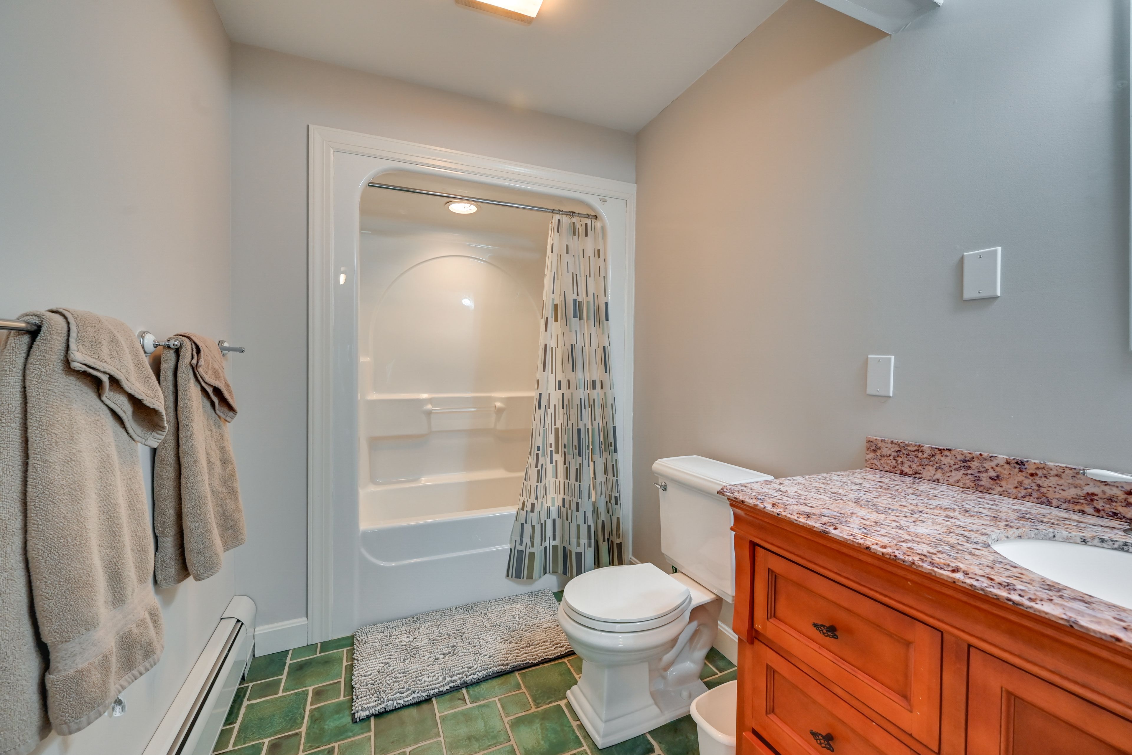 En-Suite Bathroom | 2nd Floor