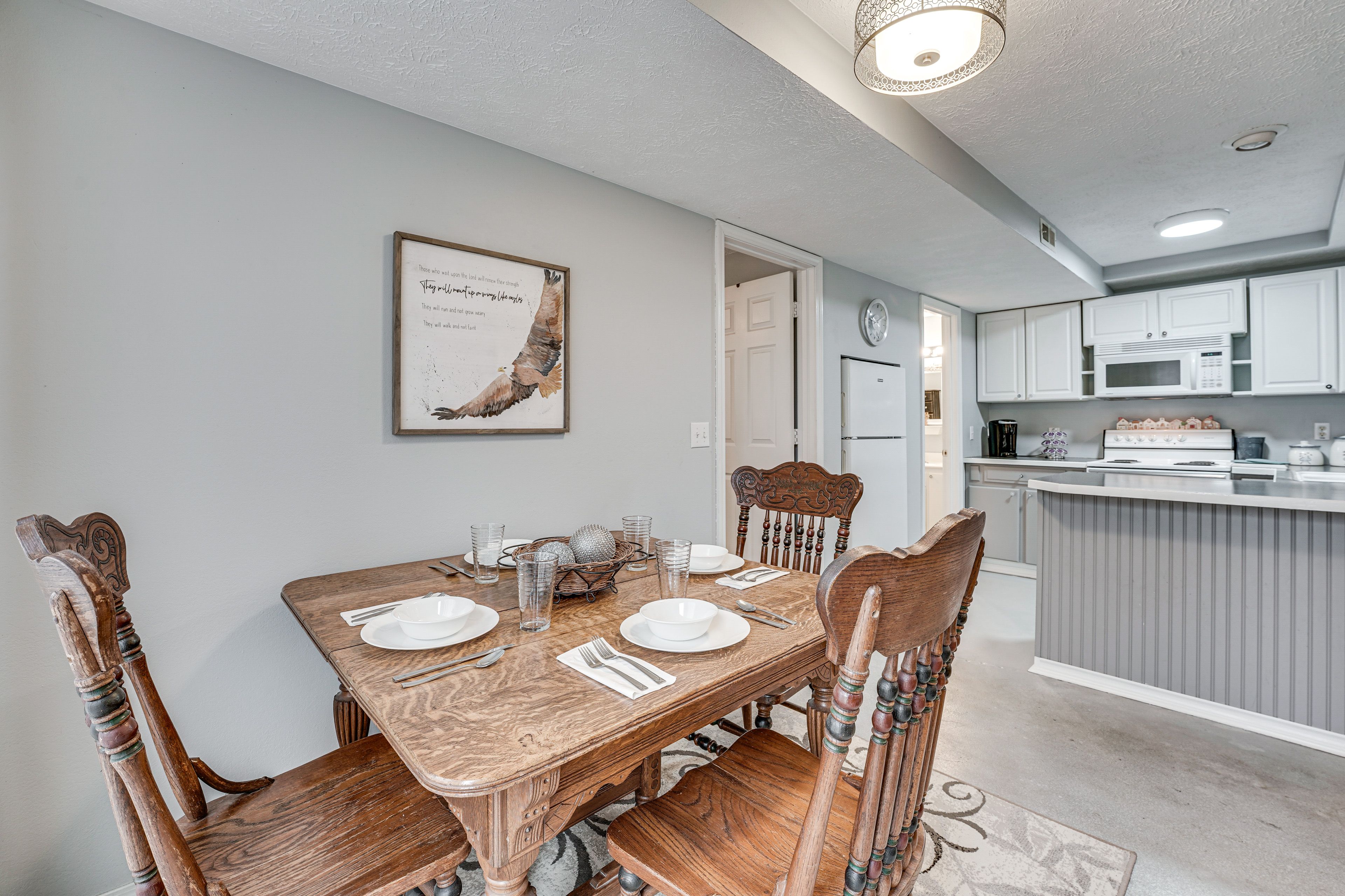 Dining Area | Kitchen