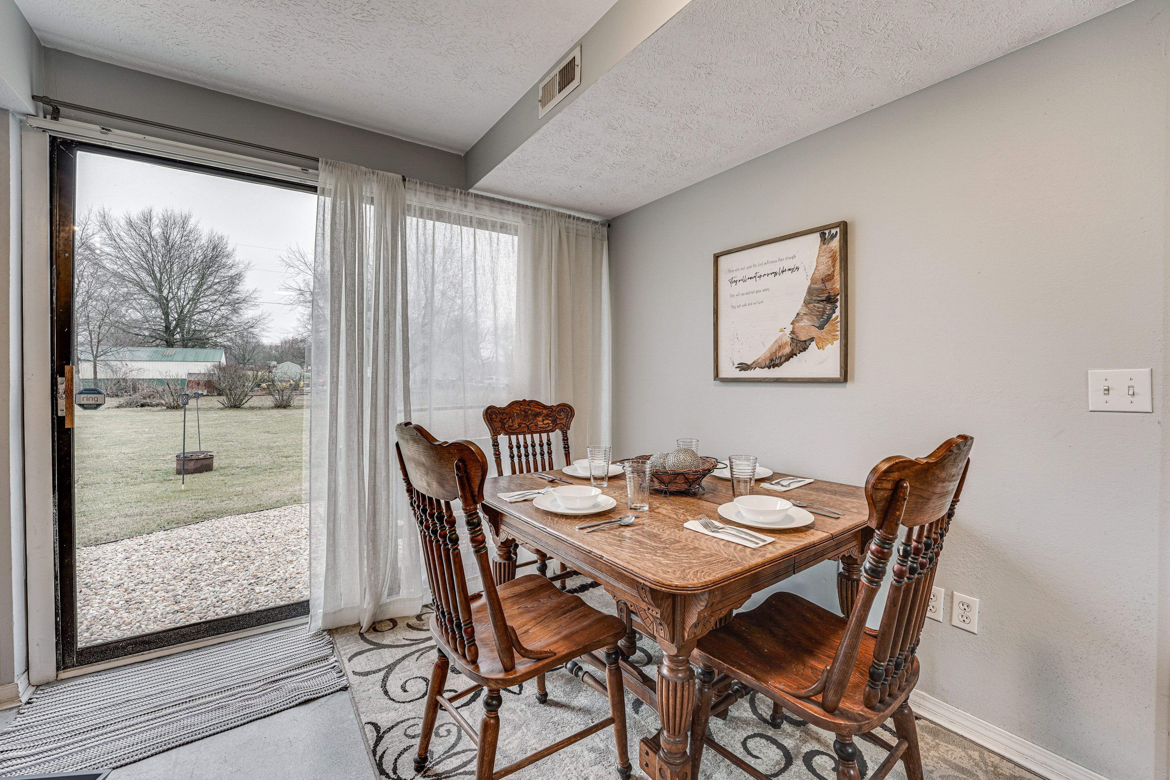 Dining Area | Dishware/Flatware