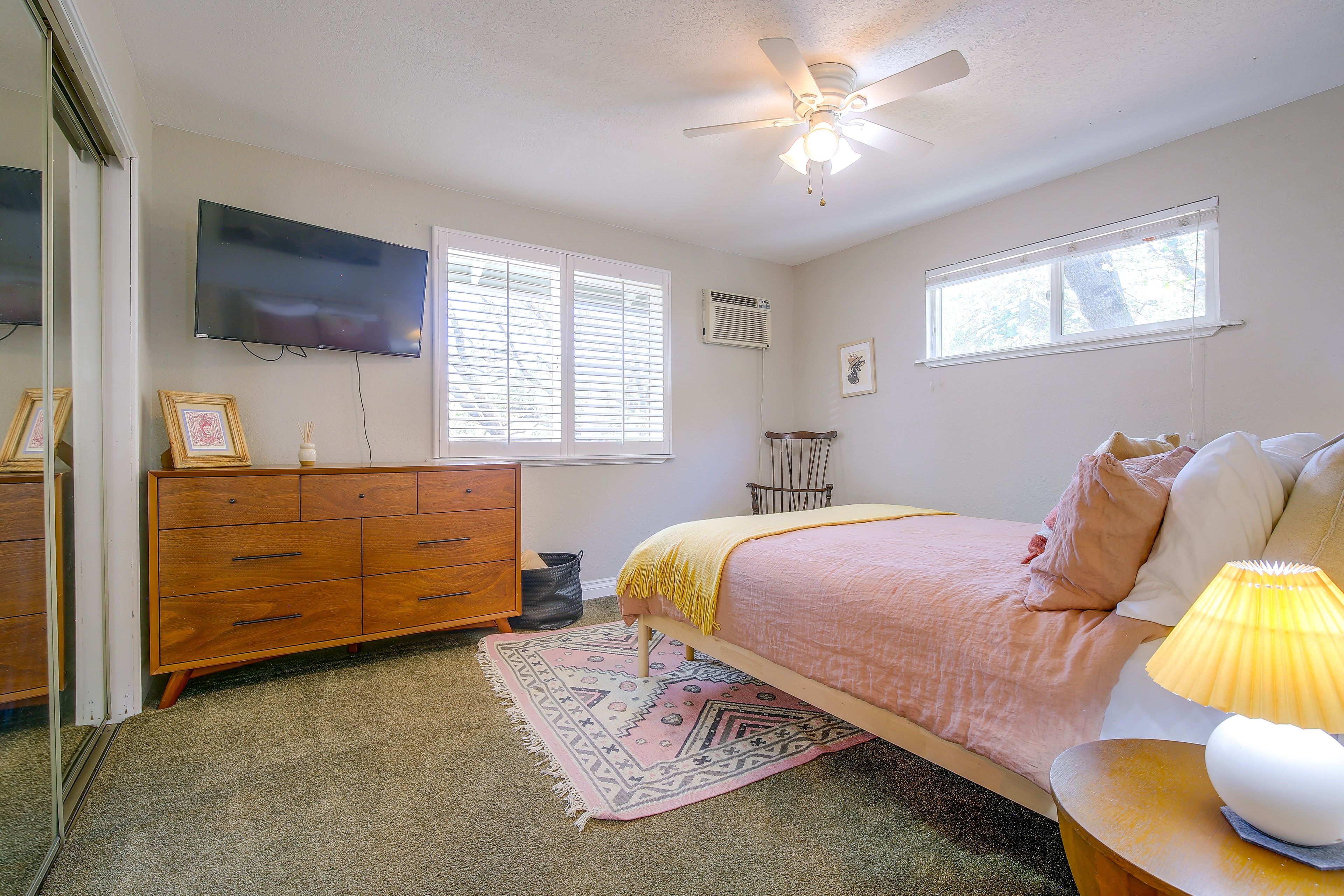 Bedroom 2 | Queen Bed | Ground Floor
