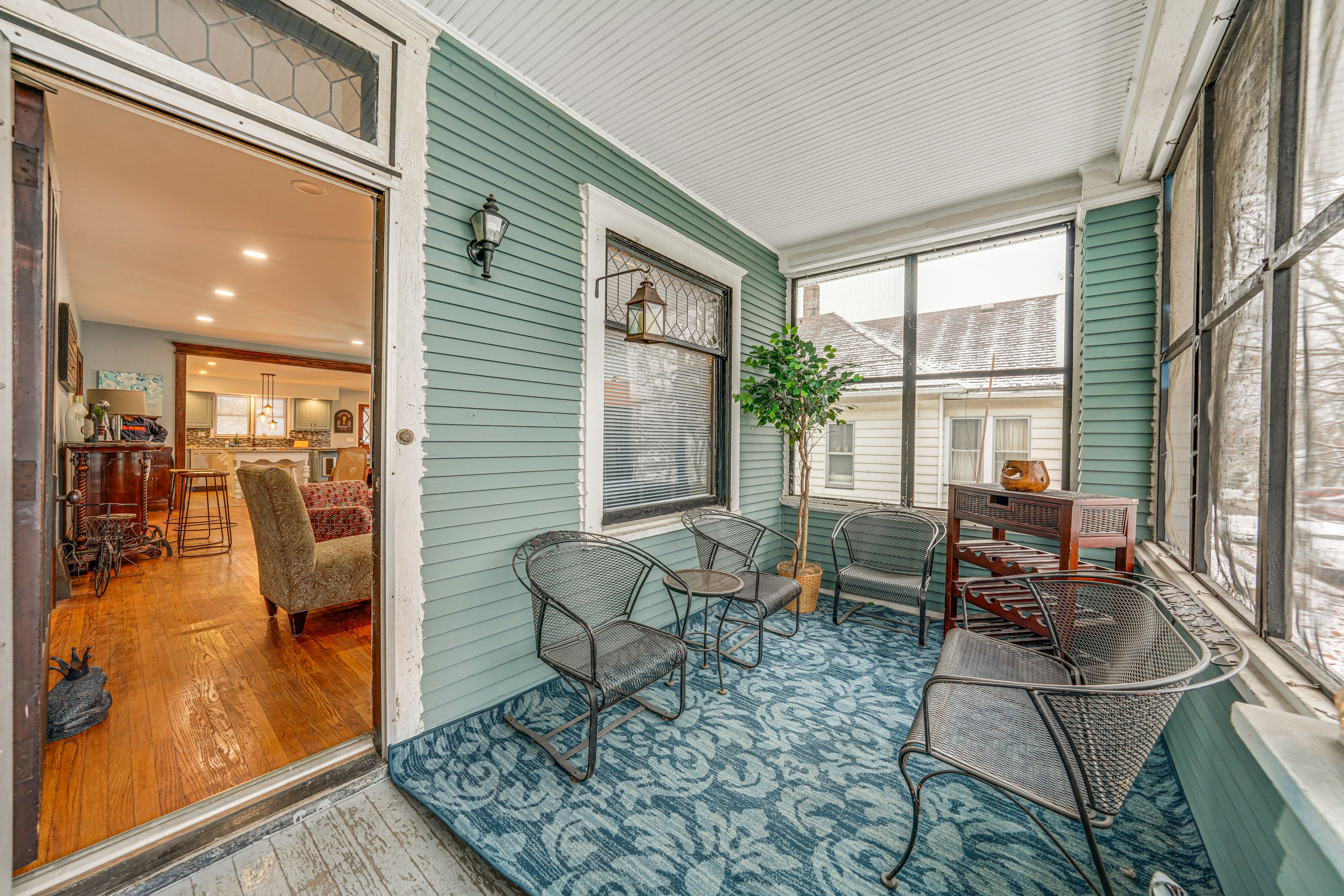 Screened-In Porch