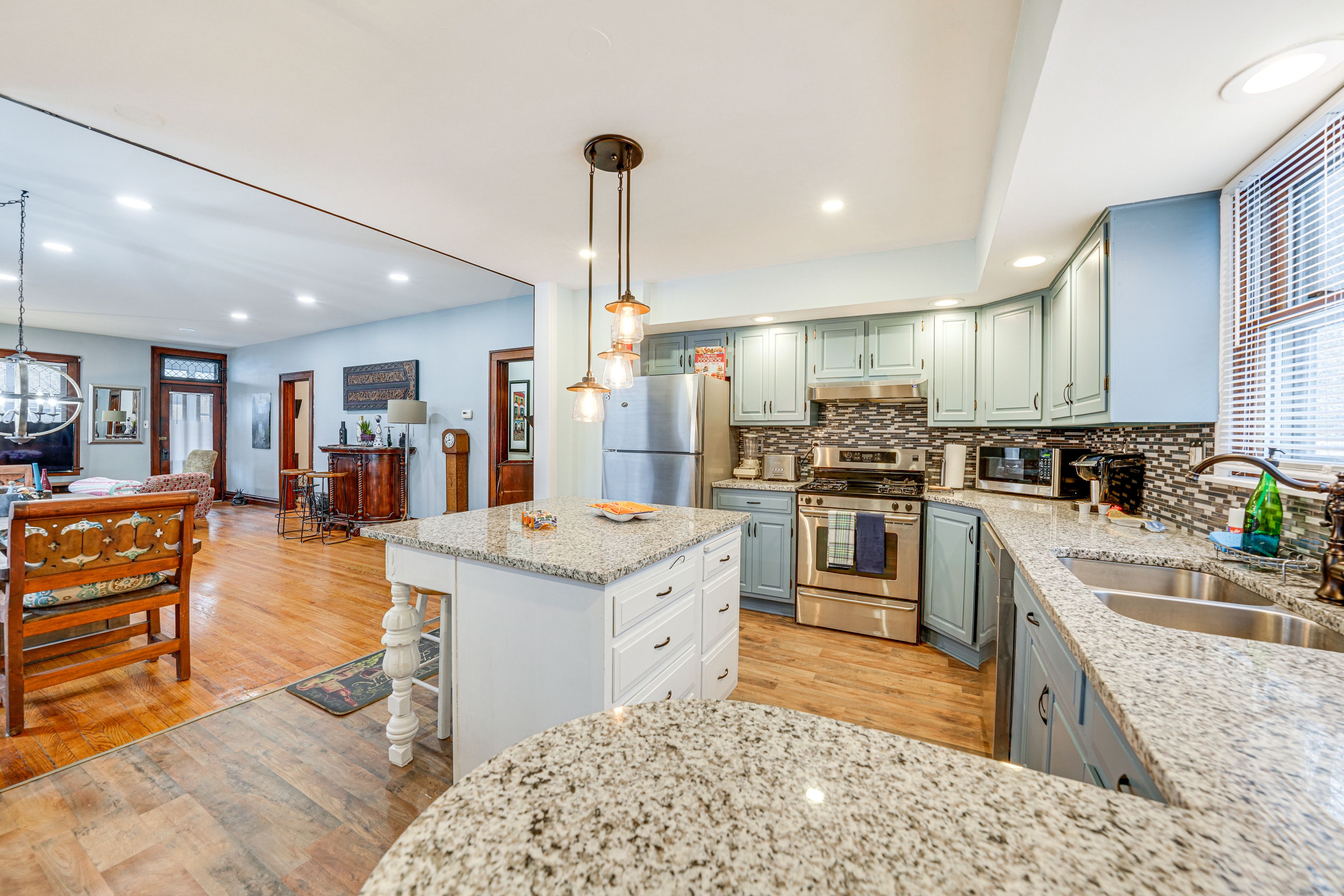 Kitchen | Cooking Basics | Coffee Maker | Paper Towels/Trash Bags Provided