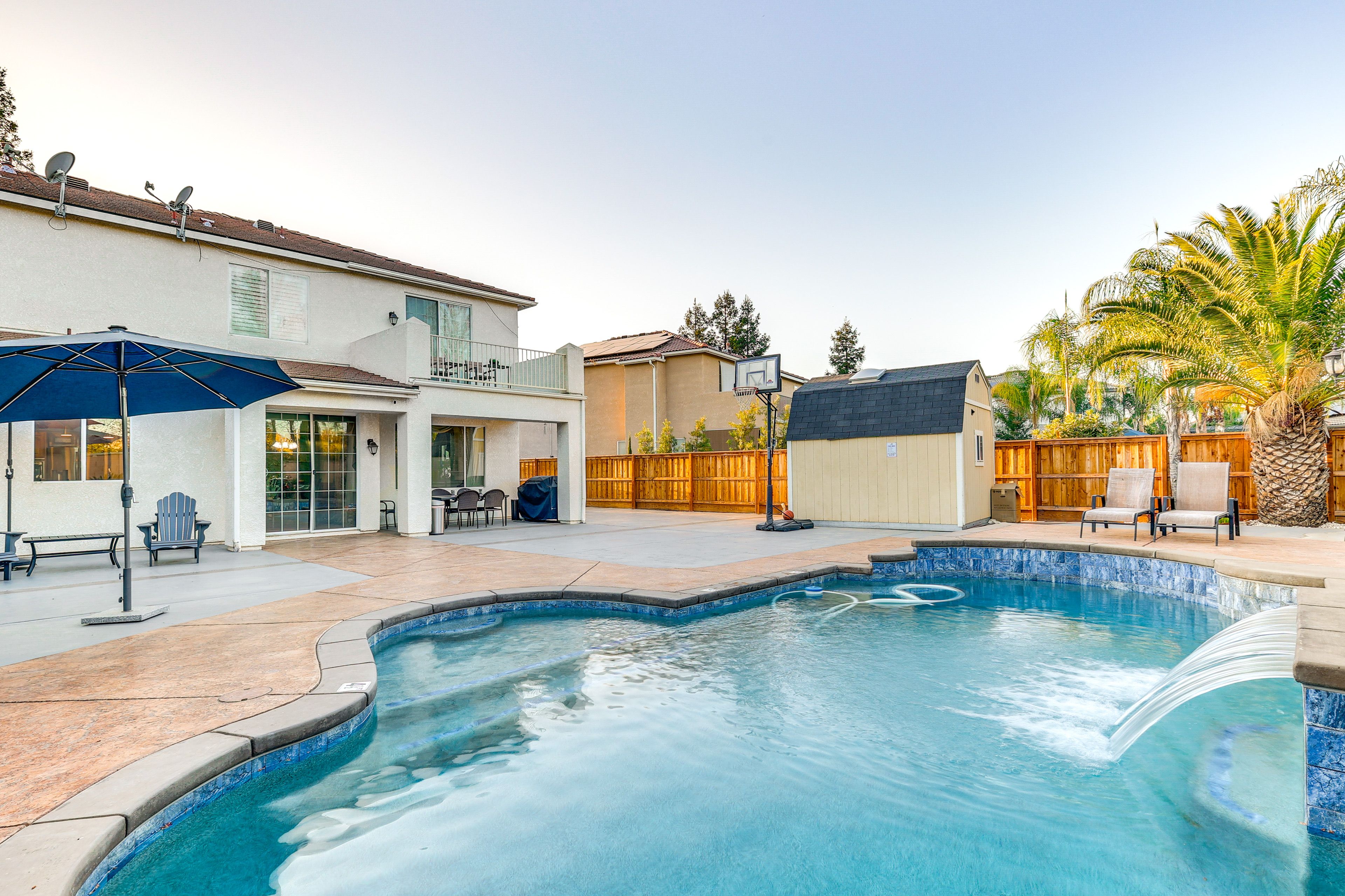 Backyard | Private Pool
