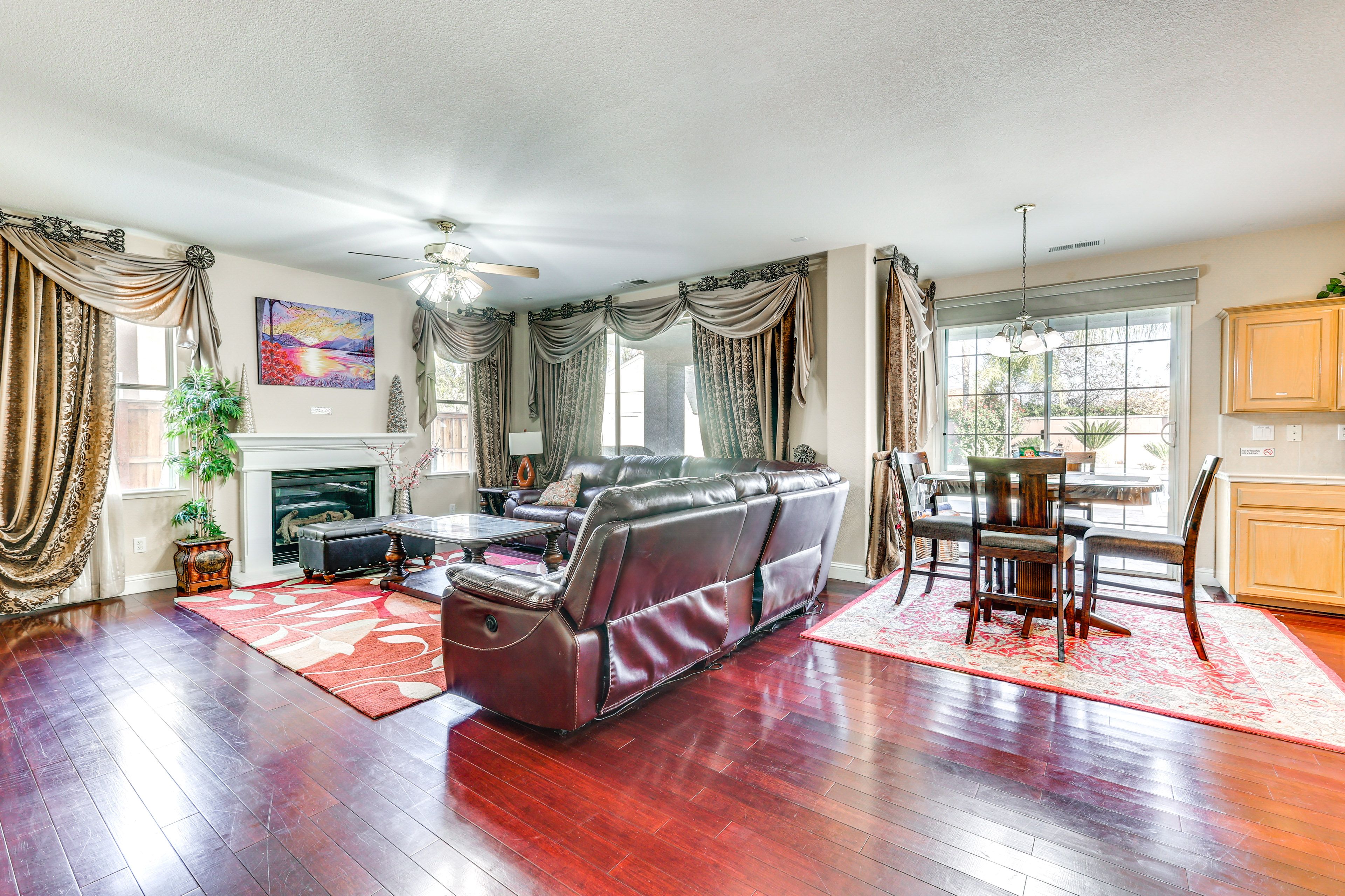 Interior | Open Floor Plan | Free WiFi