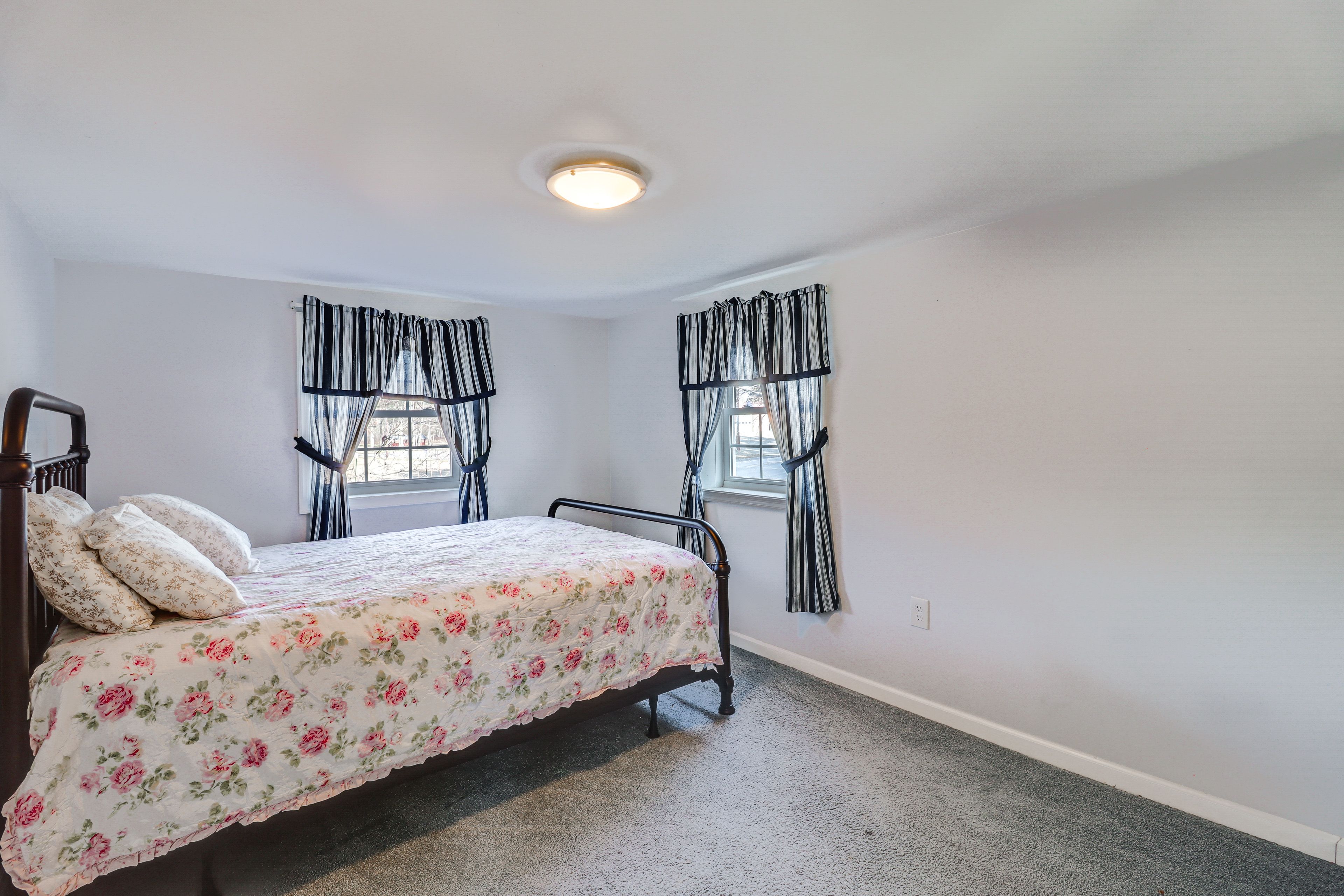 Bedroom 3 | Full Bed | 1st Floor