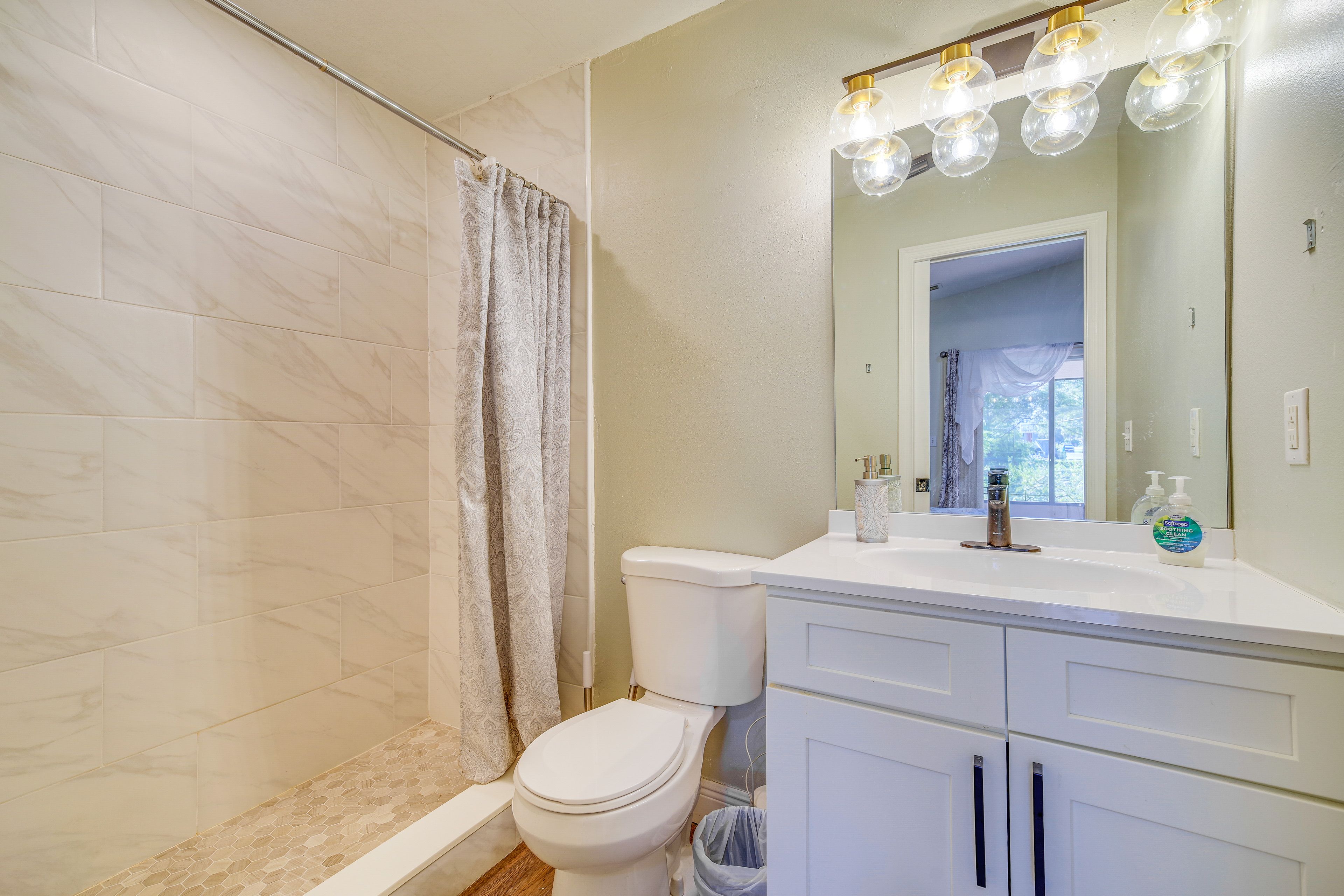 En-Suite Bathroom | Complimentary Toiletries | Hair Dryer | Towels