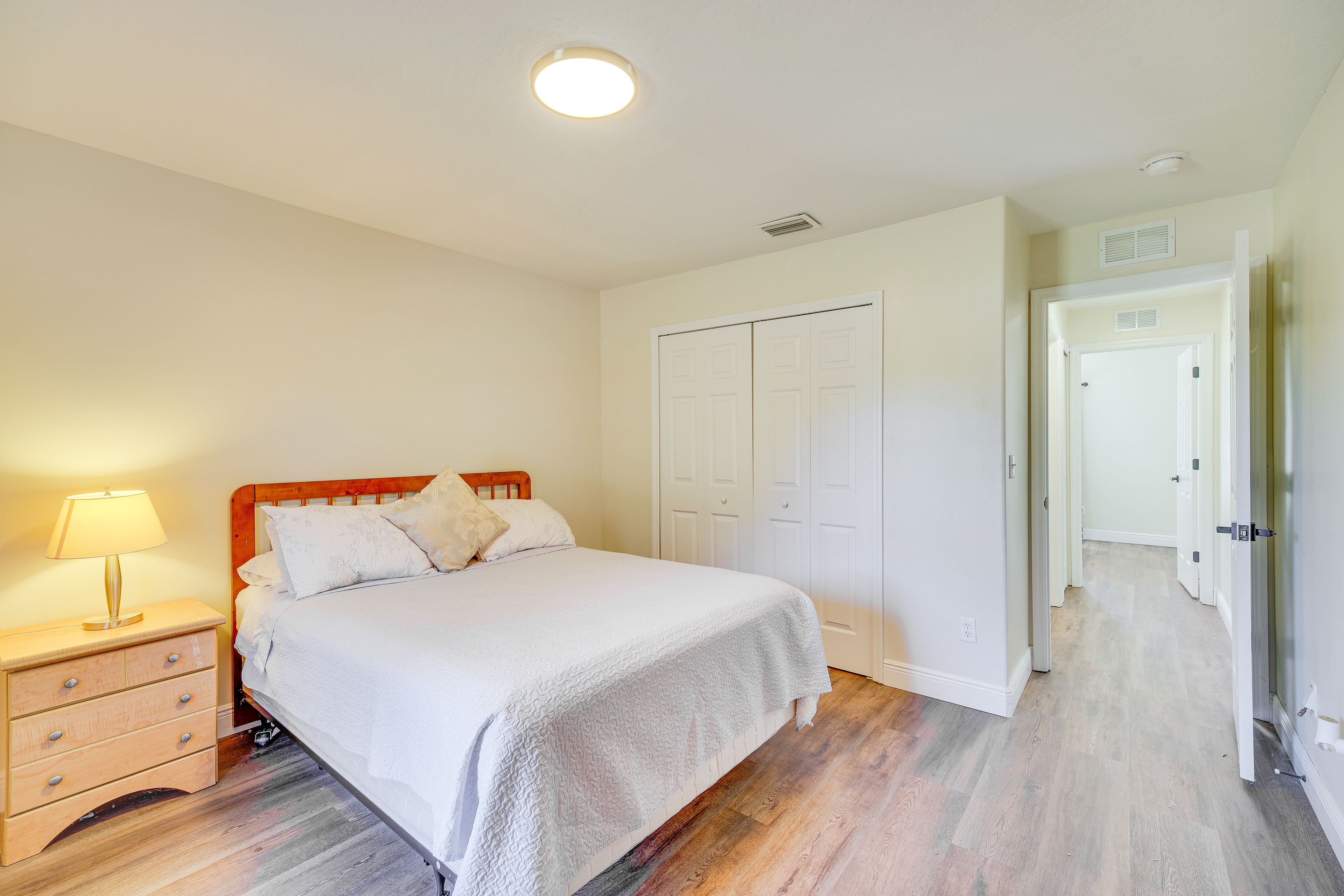 Bedroom 3 | Queen Bed