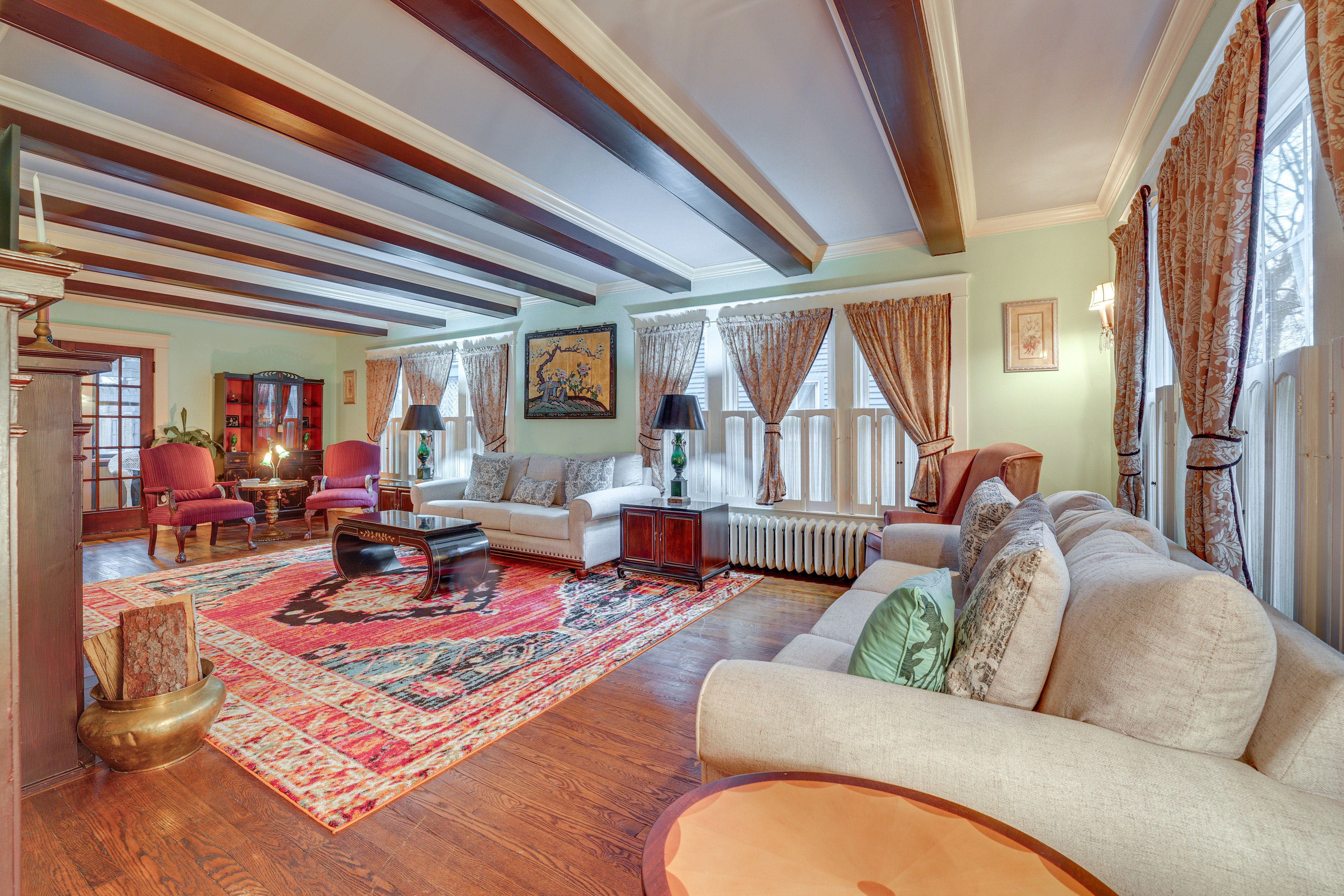 Living Room | 1st Floor | Free WiFi | Central Heat | Smart TV