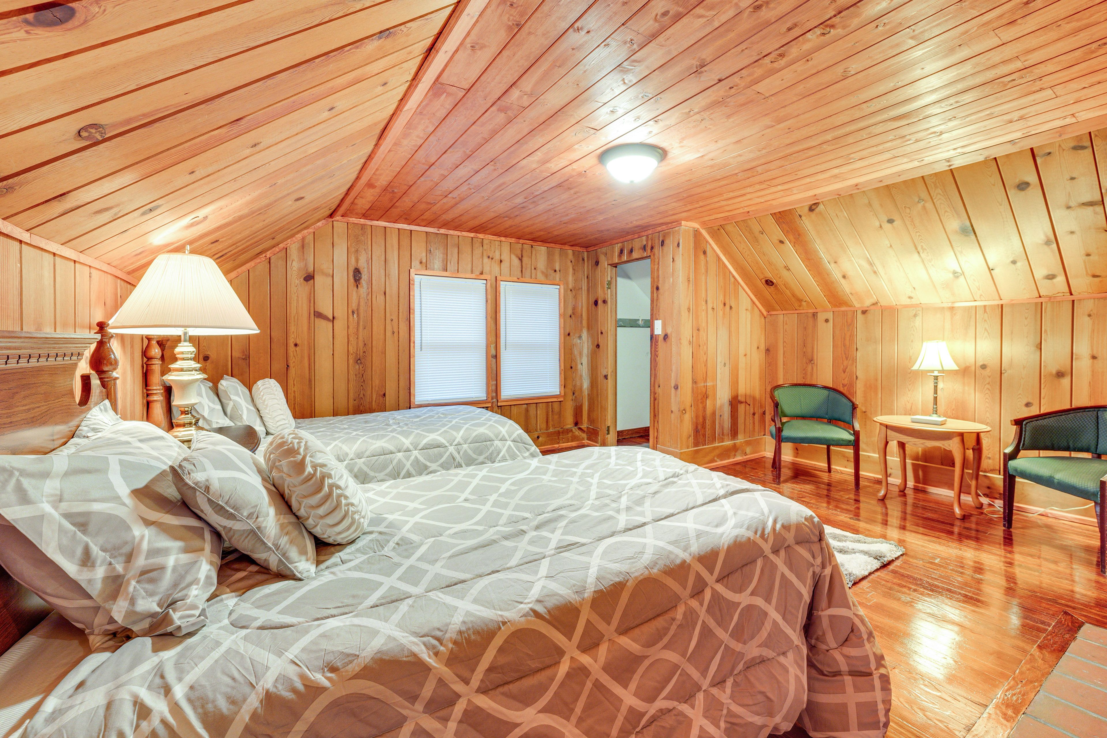 Bedroom 5 | 2 Twin Beds | 3rd Floor