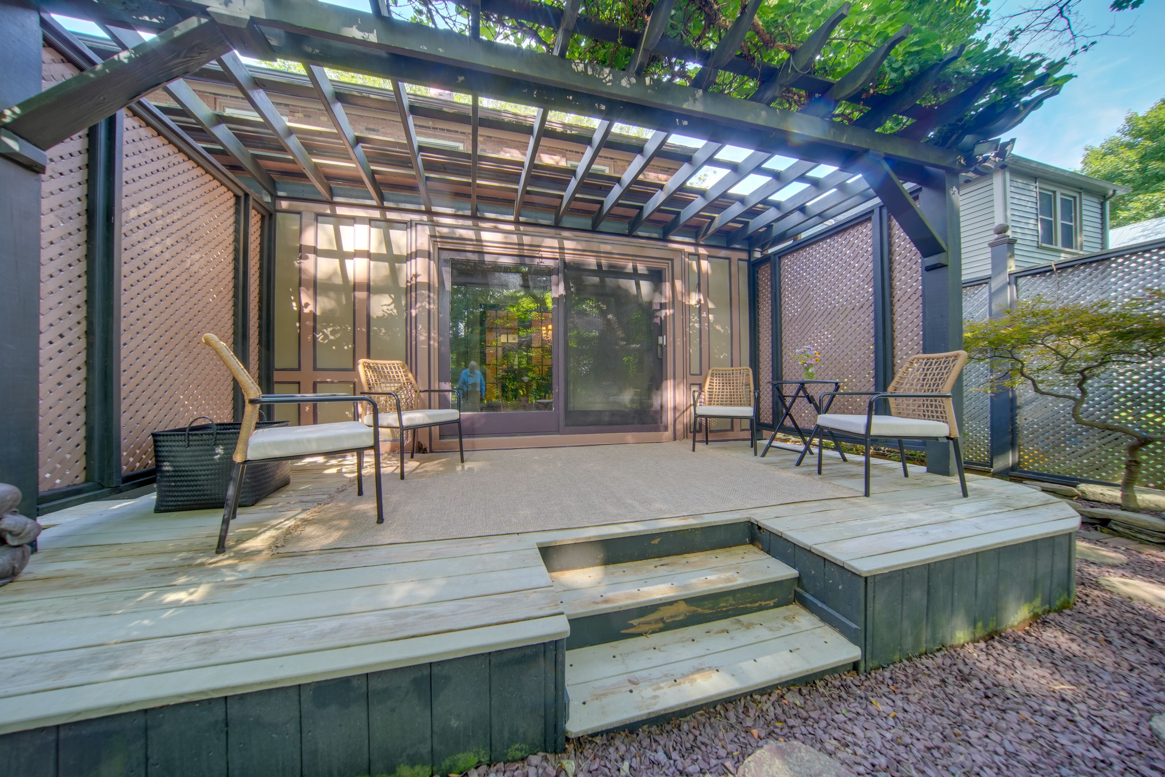 Furnished Deck | Seating