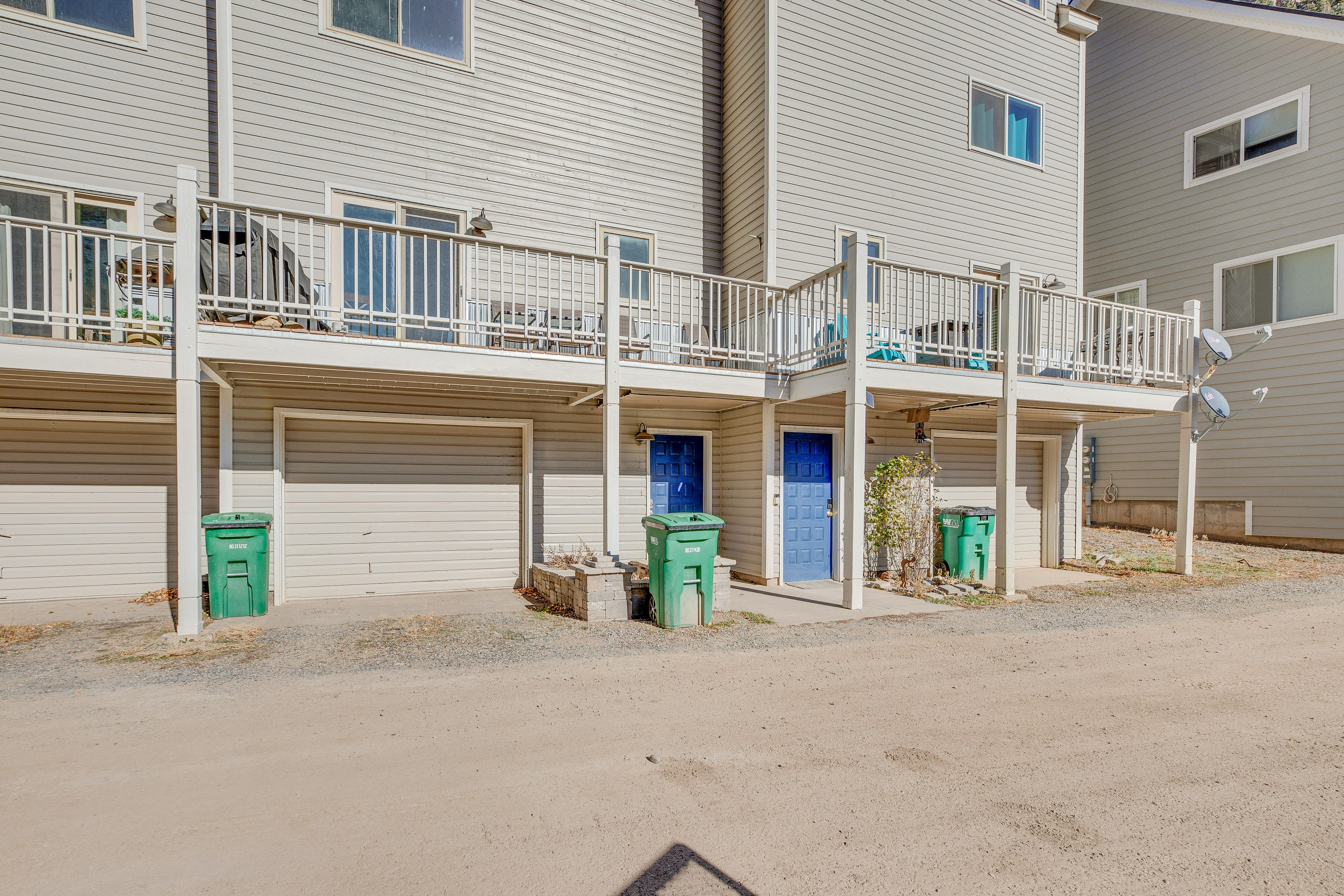 Exterior | Open Parking Lot (First-Come, First-Served)) | Keyless Entry