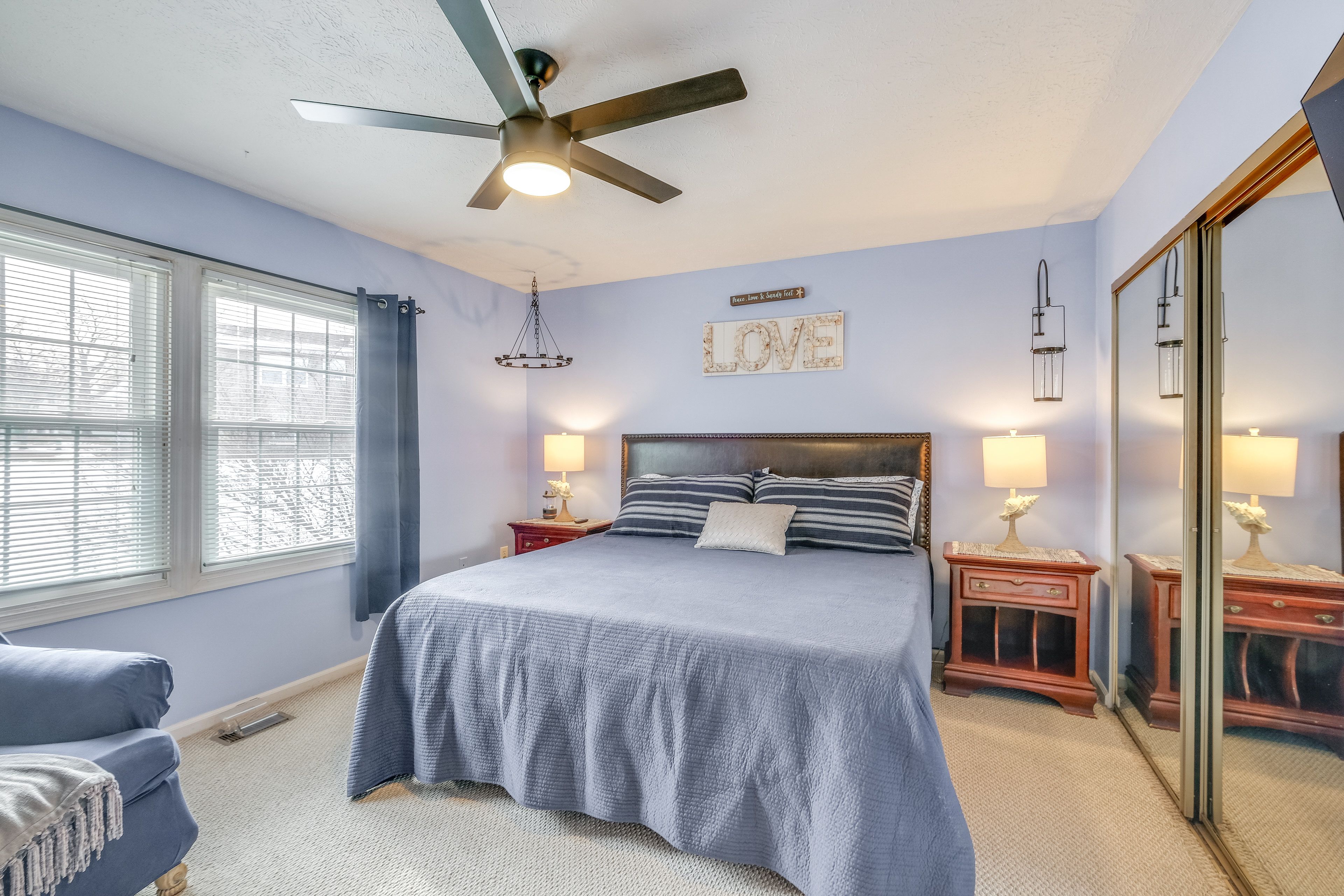 Bedroom 1 | 2nd Floor | King Bed | Smart TV | Laptop-Friendly Workspace