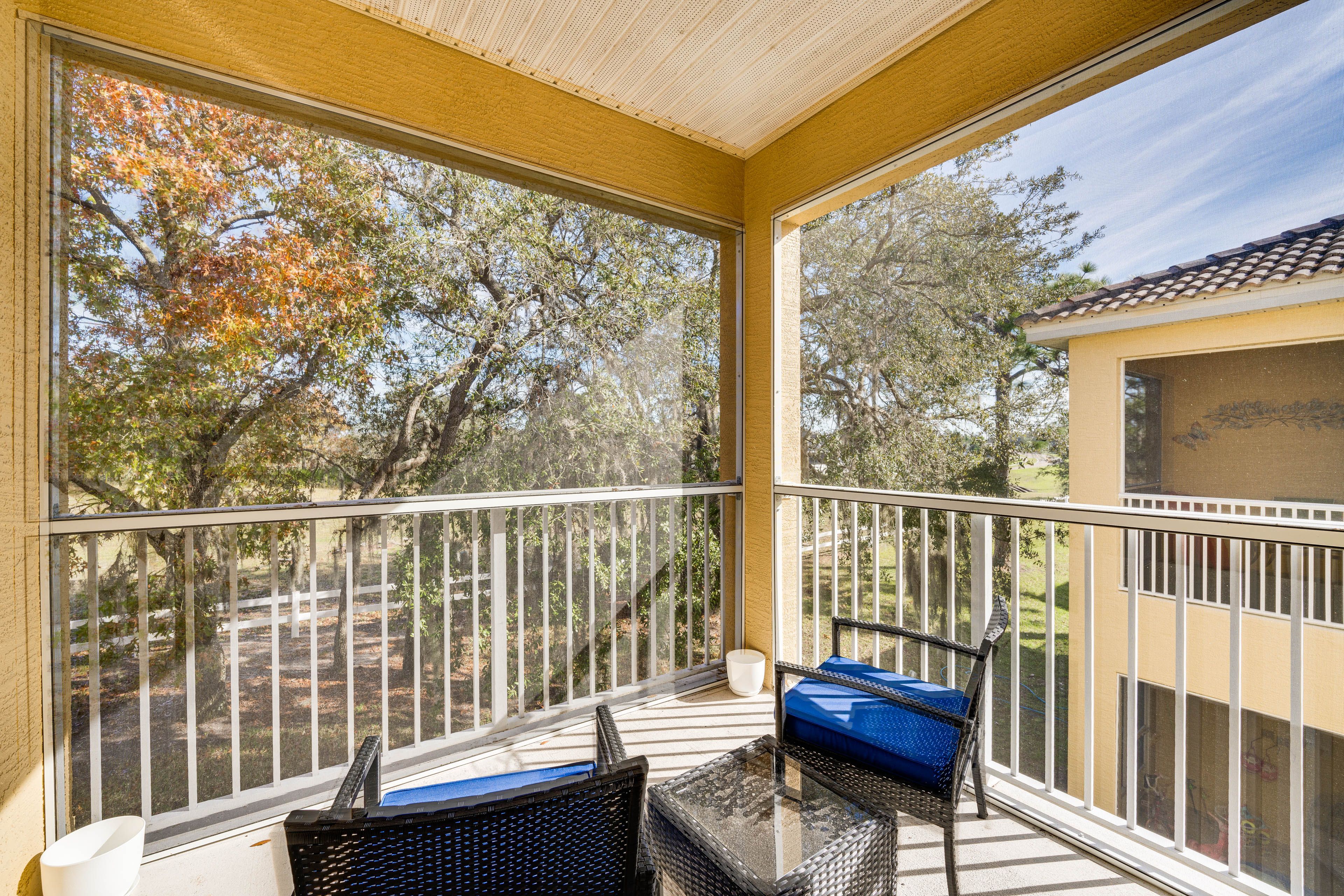 Screened Balcony | 2nd-Floor Condo | Self Check-In | 20 Mi to Legoland Florida
