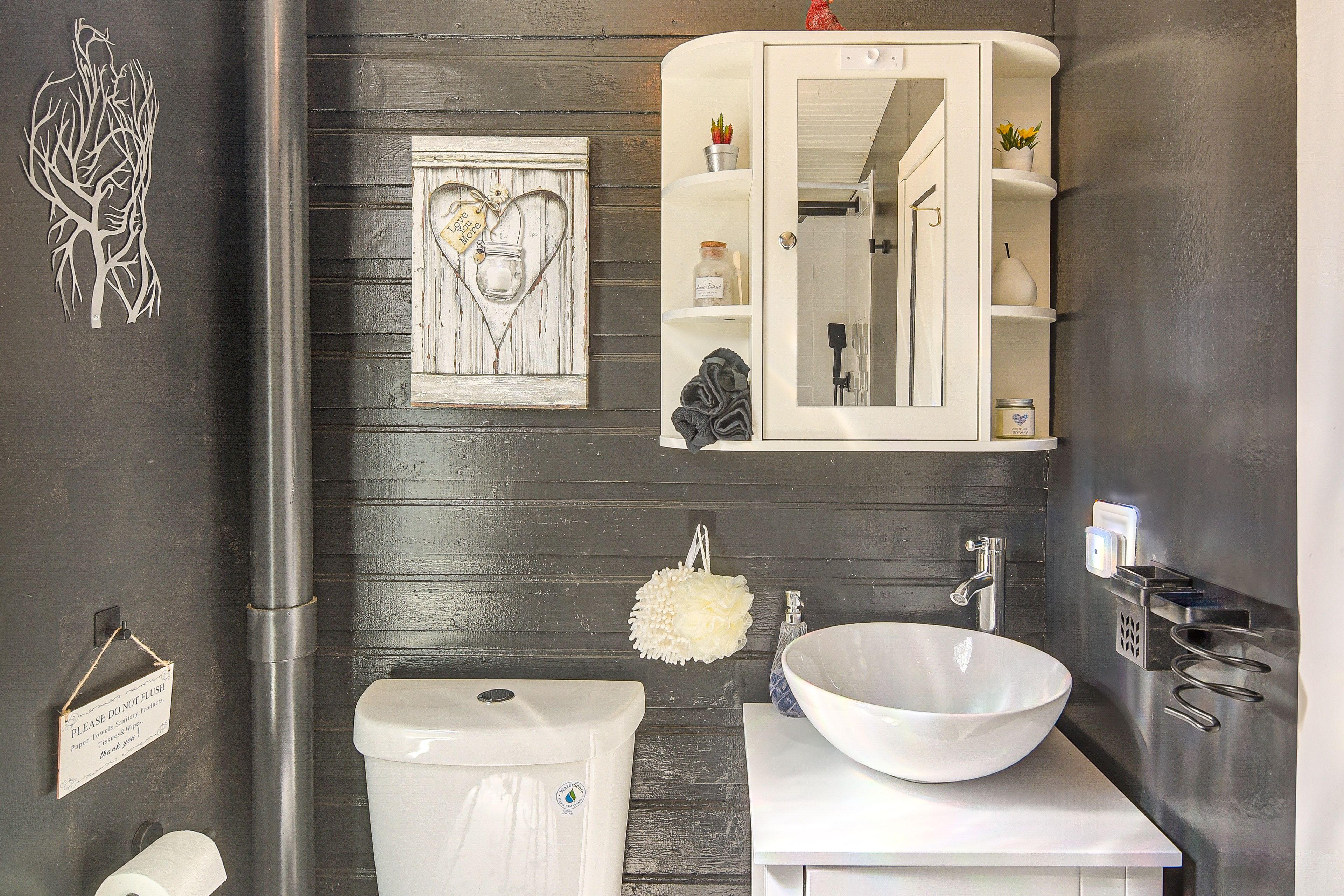 En-Suite Full Bathroom | Complimentary Toiletries | Primary Floor
