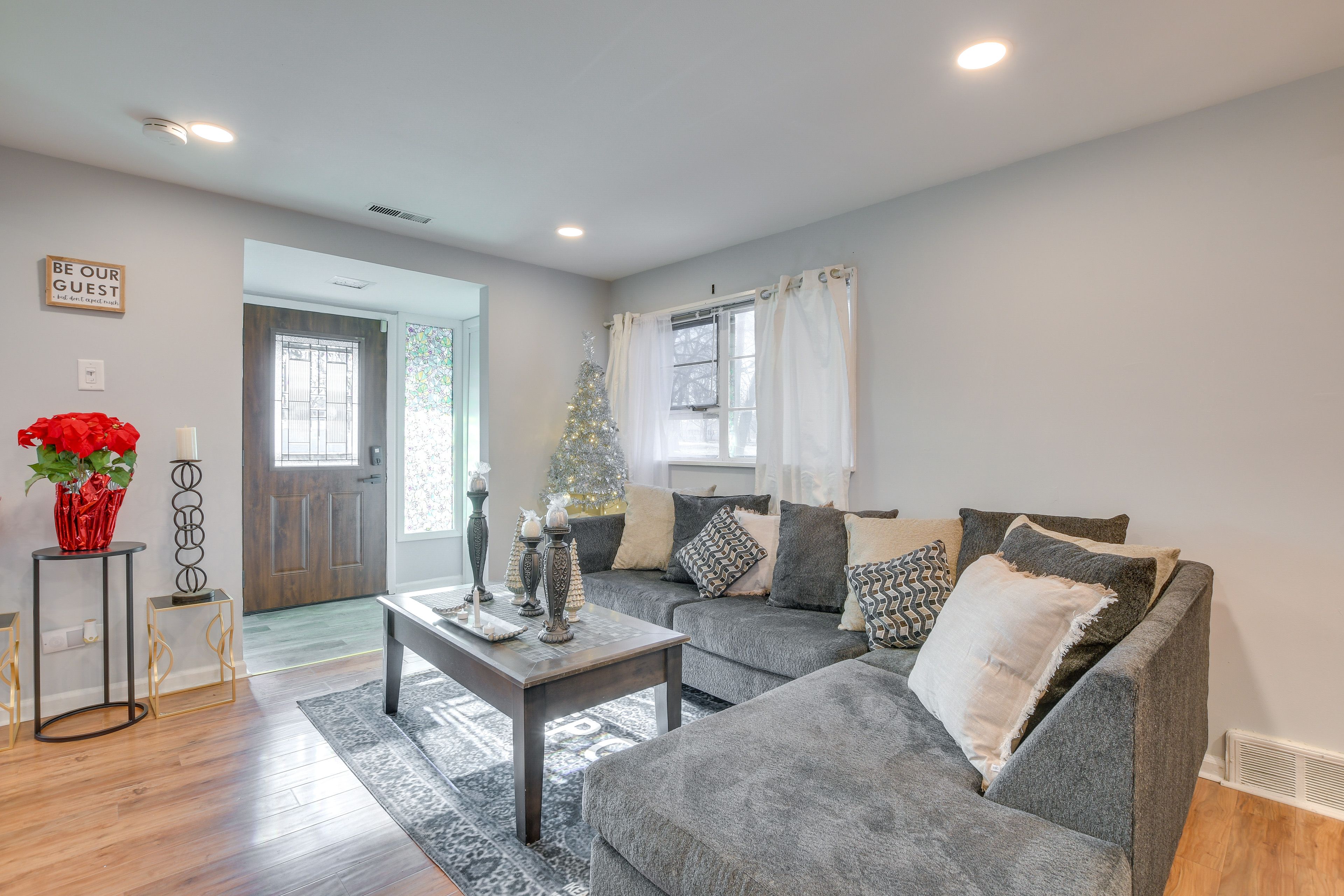 Living Room | Central Heating + A/C