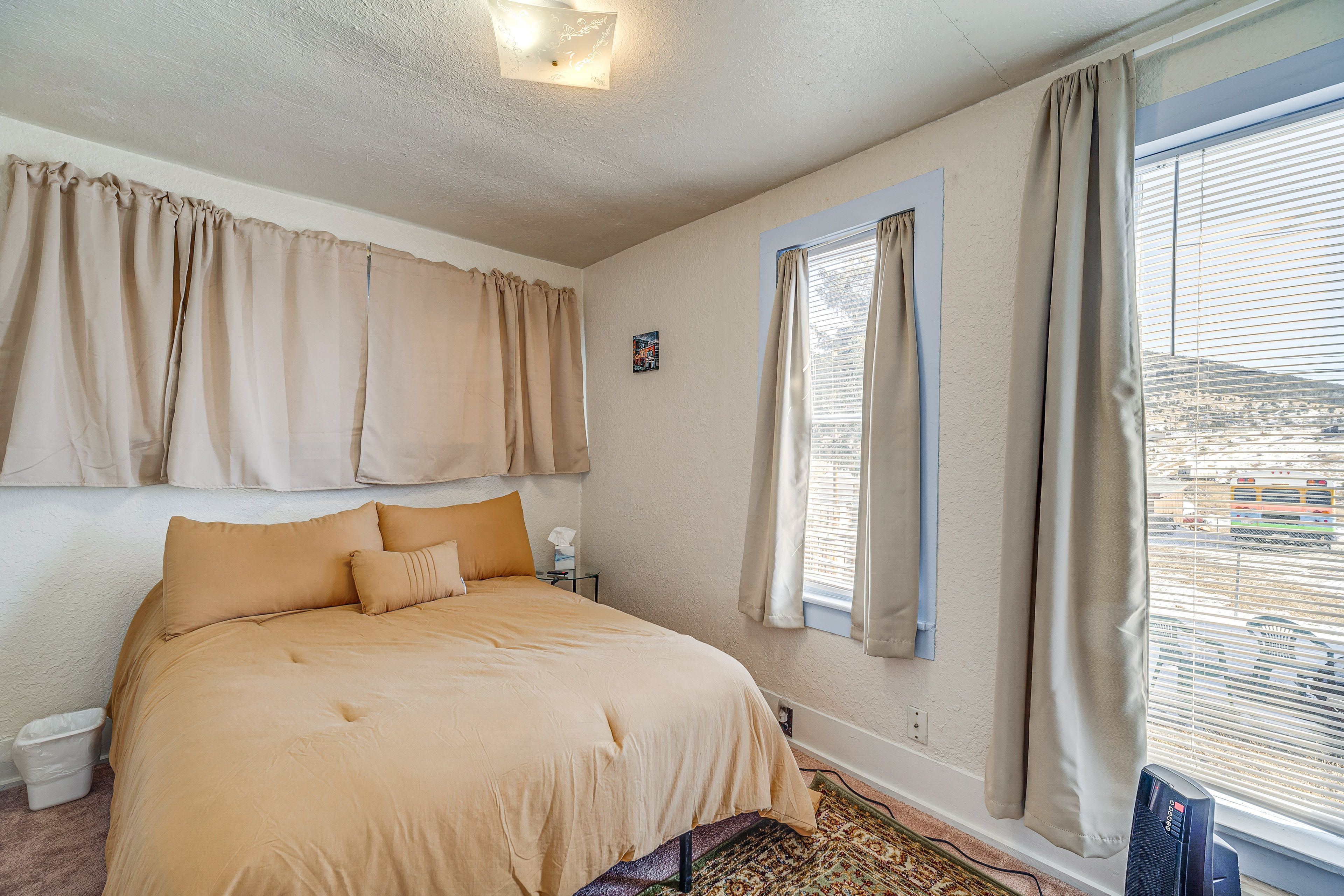 Bedroom 1 | Full Bed | Linens Provided