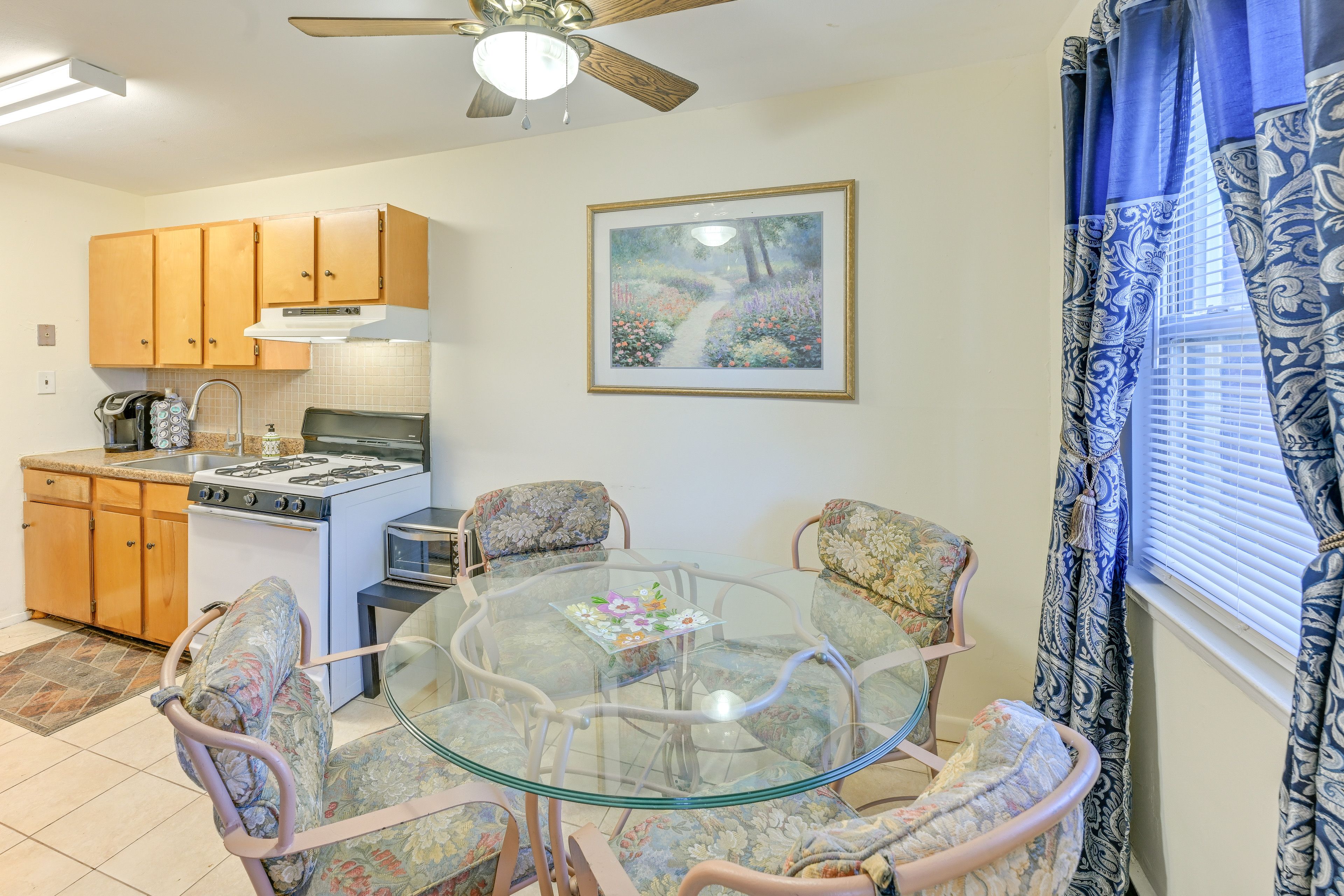 Additional Dining Area