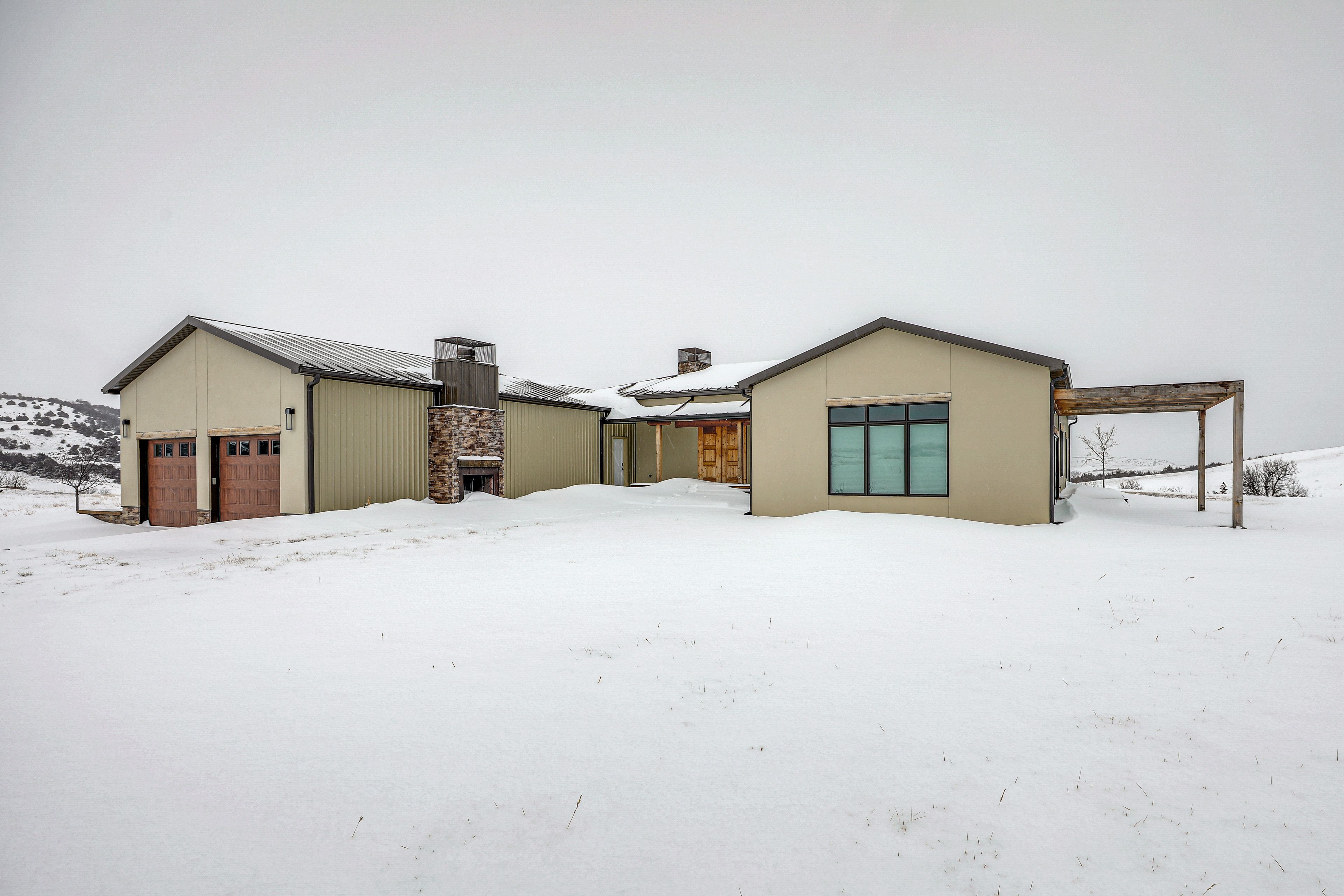 Parking | Garage (2 Vehicles) | Driveway (3 Vehicles) | RVs/Trailers Allowed