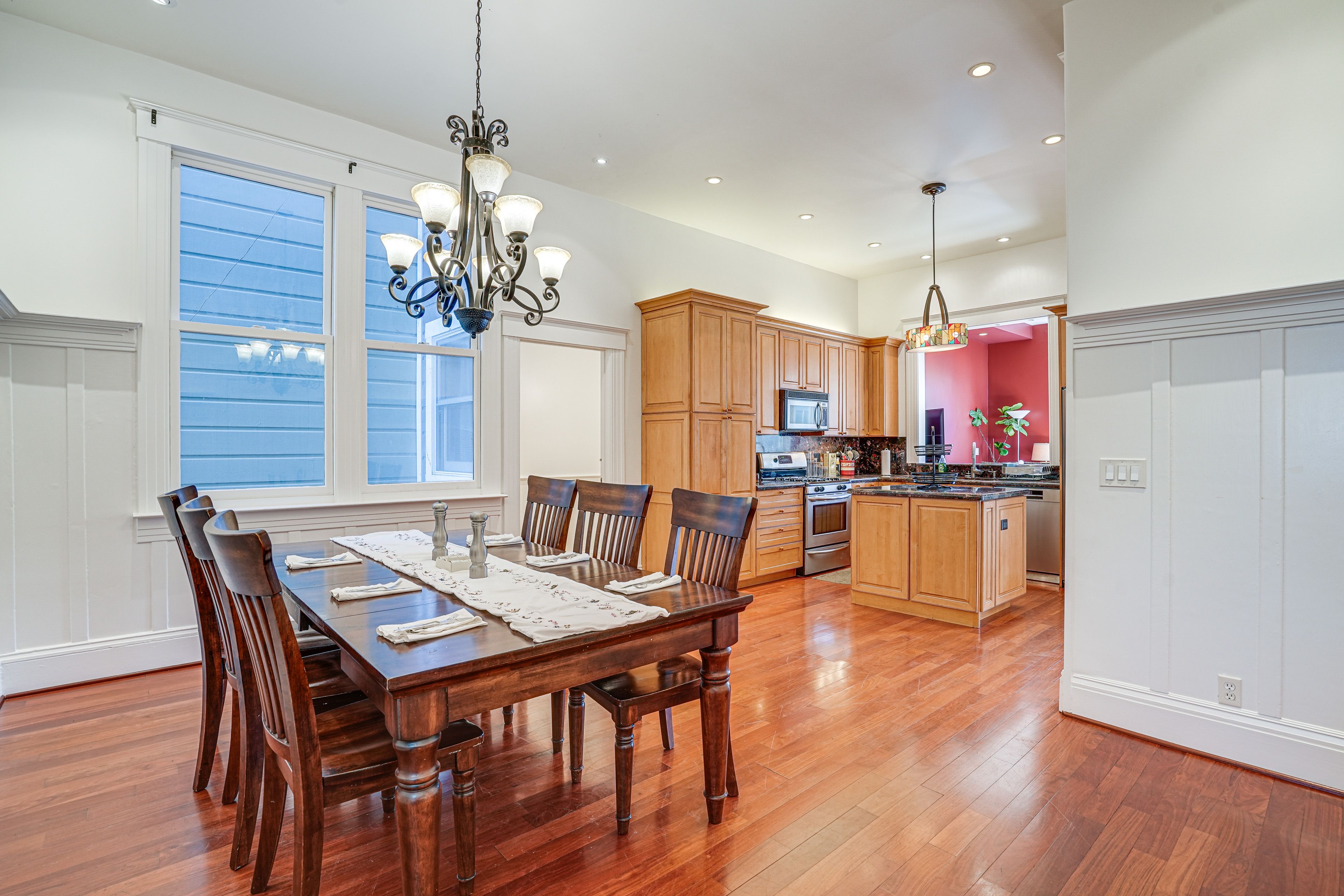 Dining Area | Dining Table | Dishware/Flatware