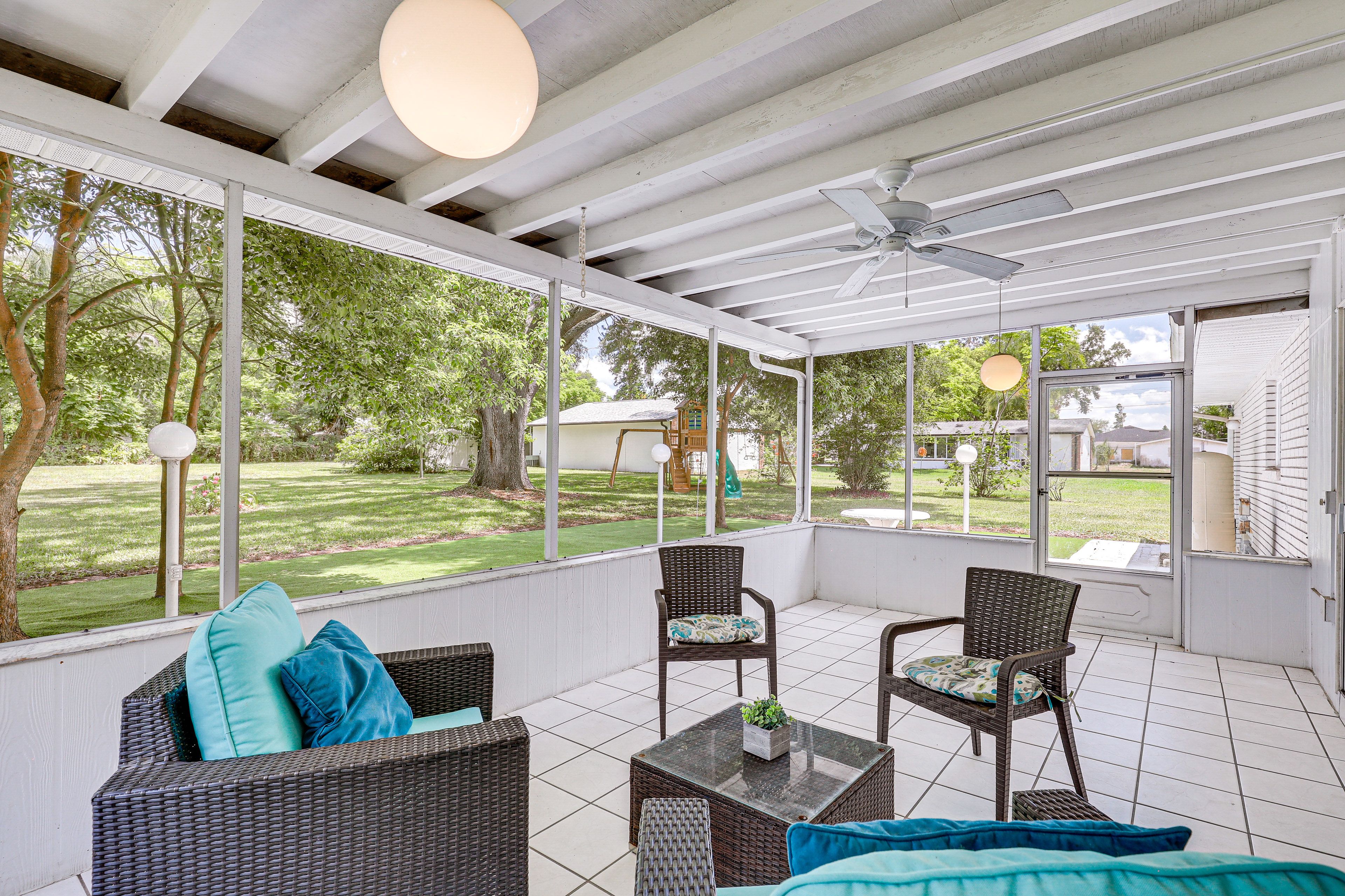 Screened-In Porch | Large Backyard | ~13 Mi to Downtown Tampa