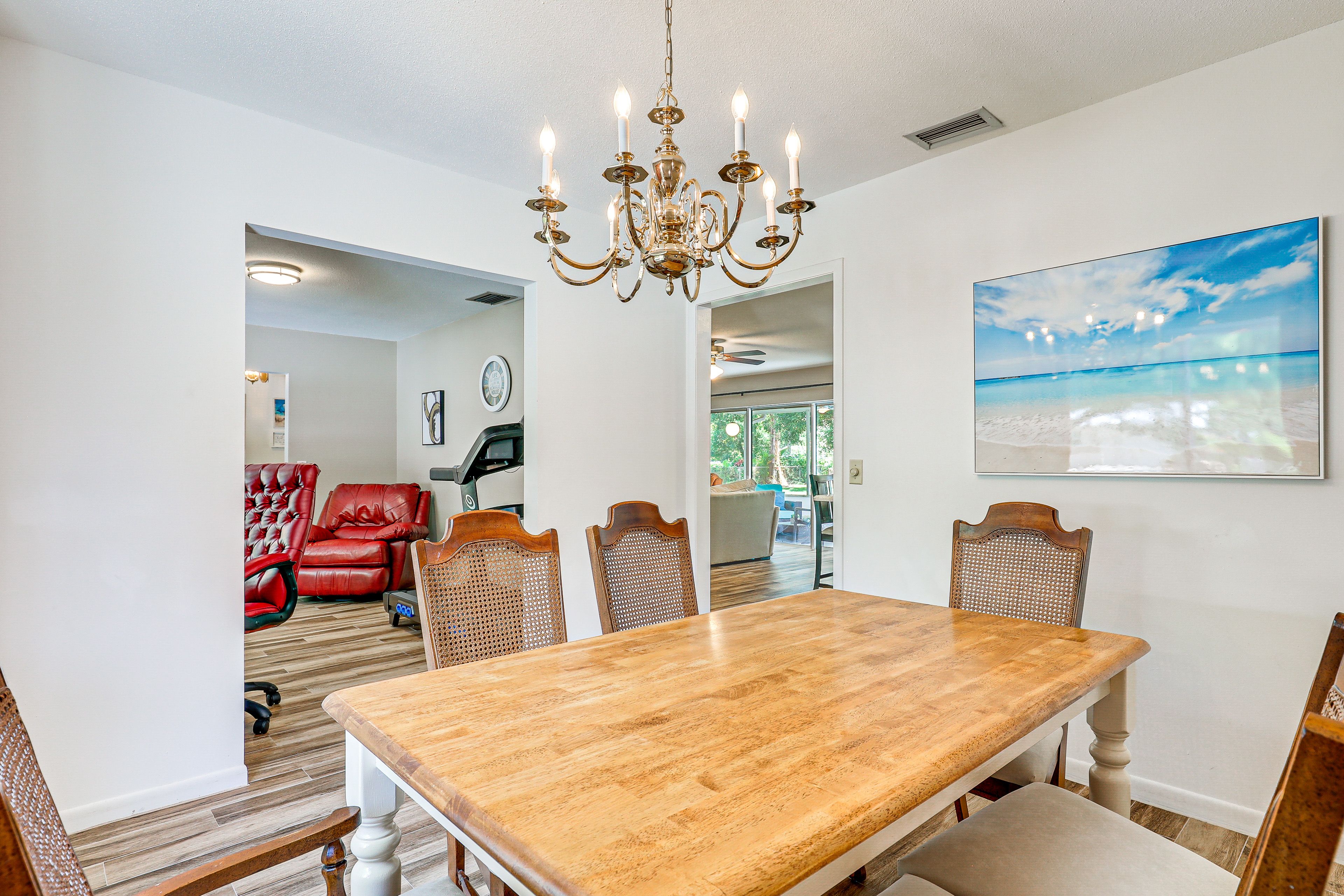 Dining Room | Dishware/Flatware Provided