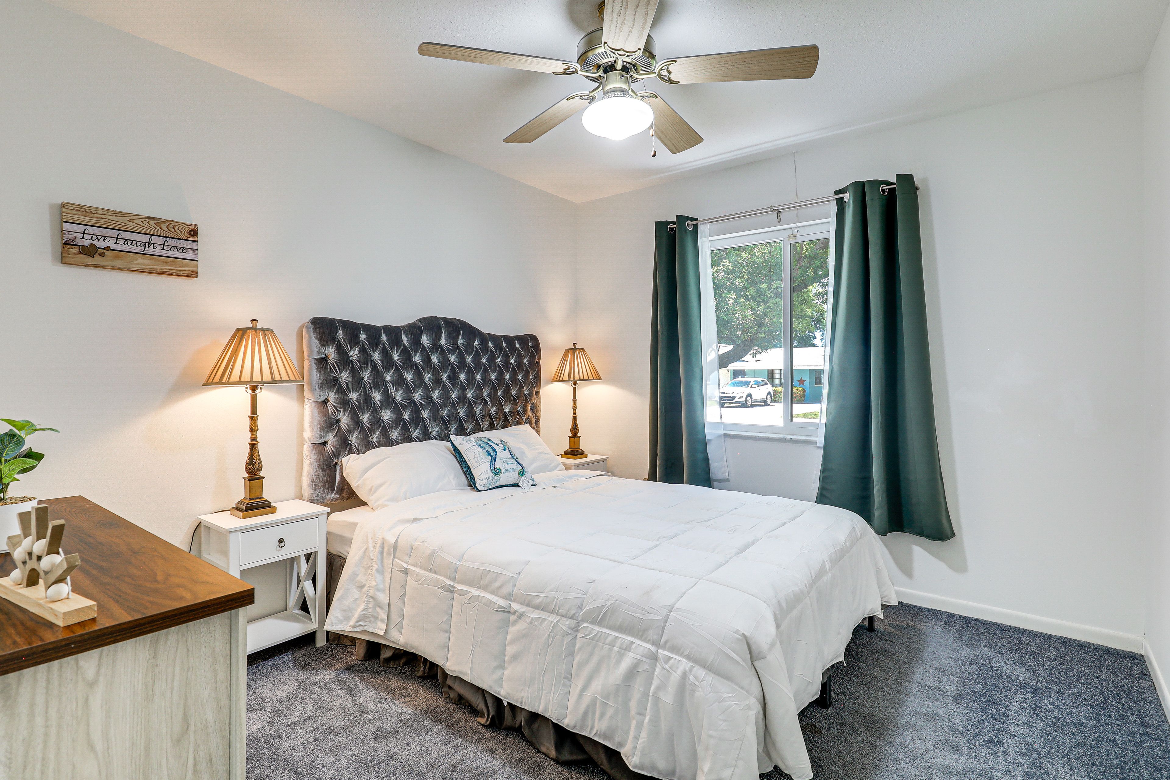 Bedroom 2 | Queen Bed
