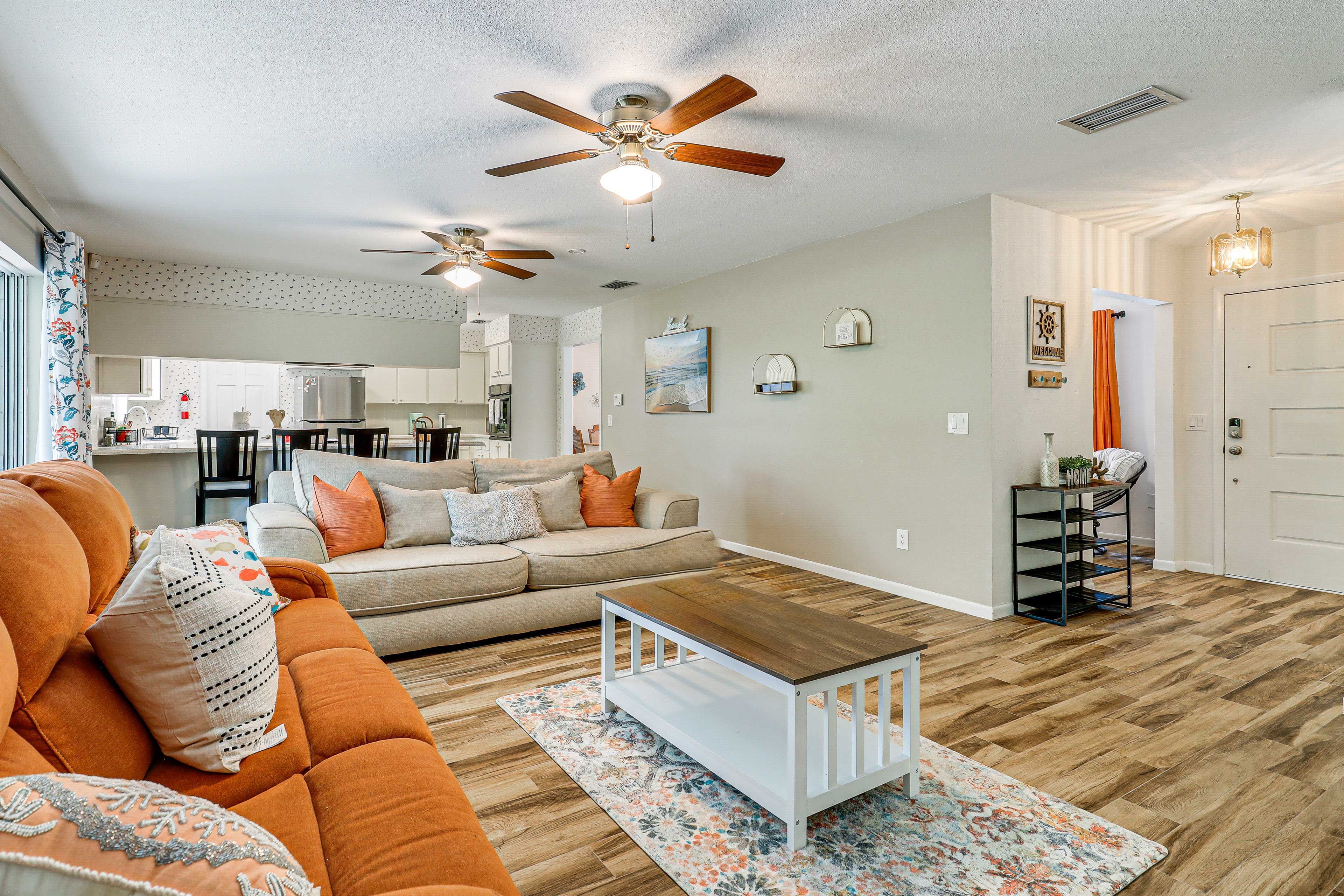Living Room | Flat-Screen TV
