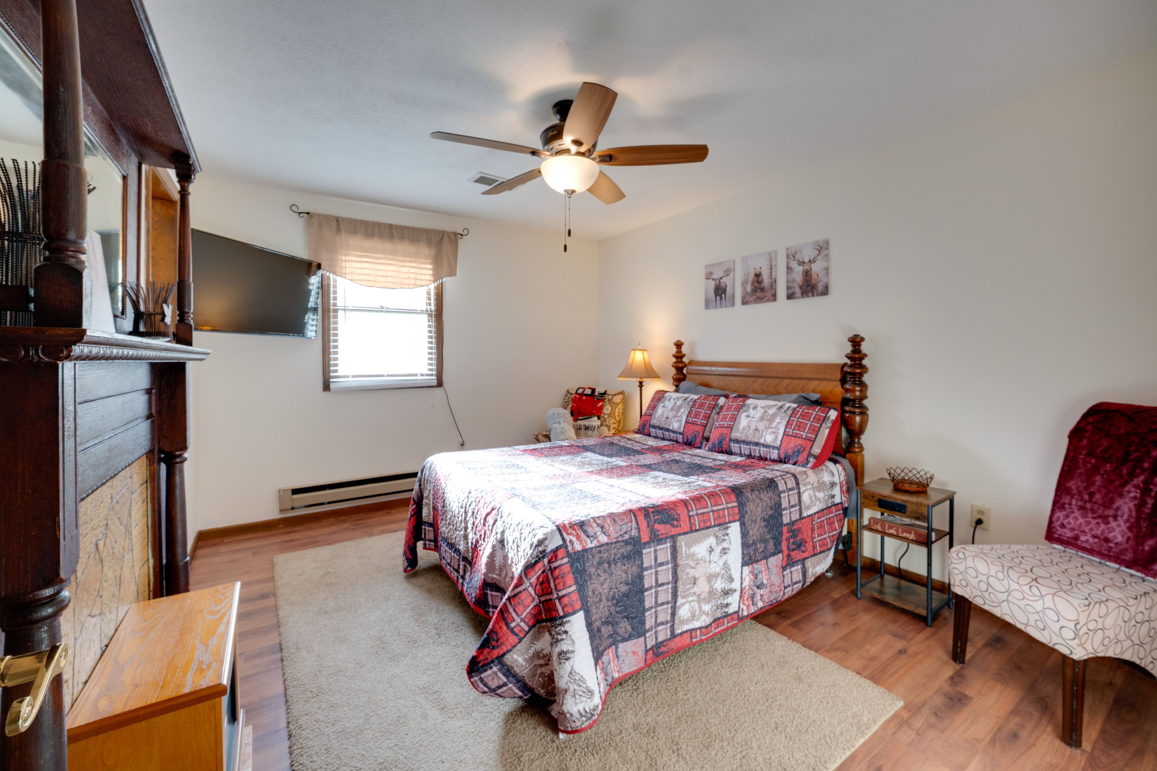 Bedroom 1 | King Bed