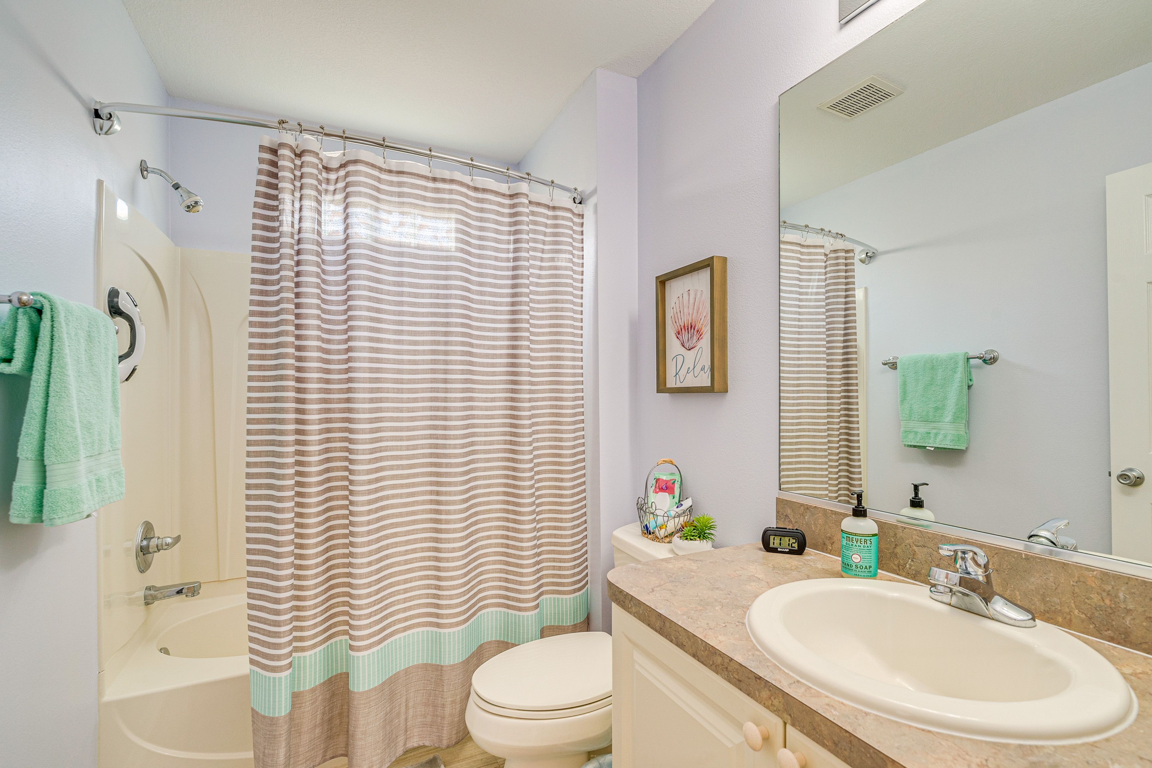 Full Bathroom | Shower/Tub Combo