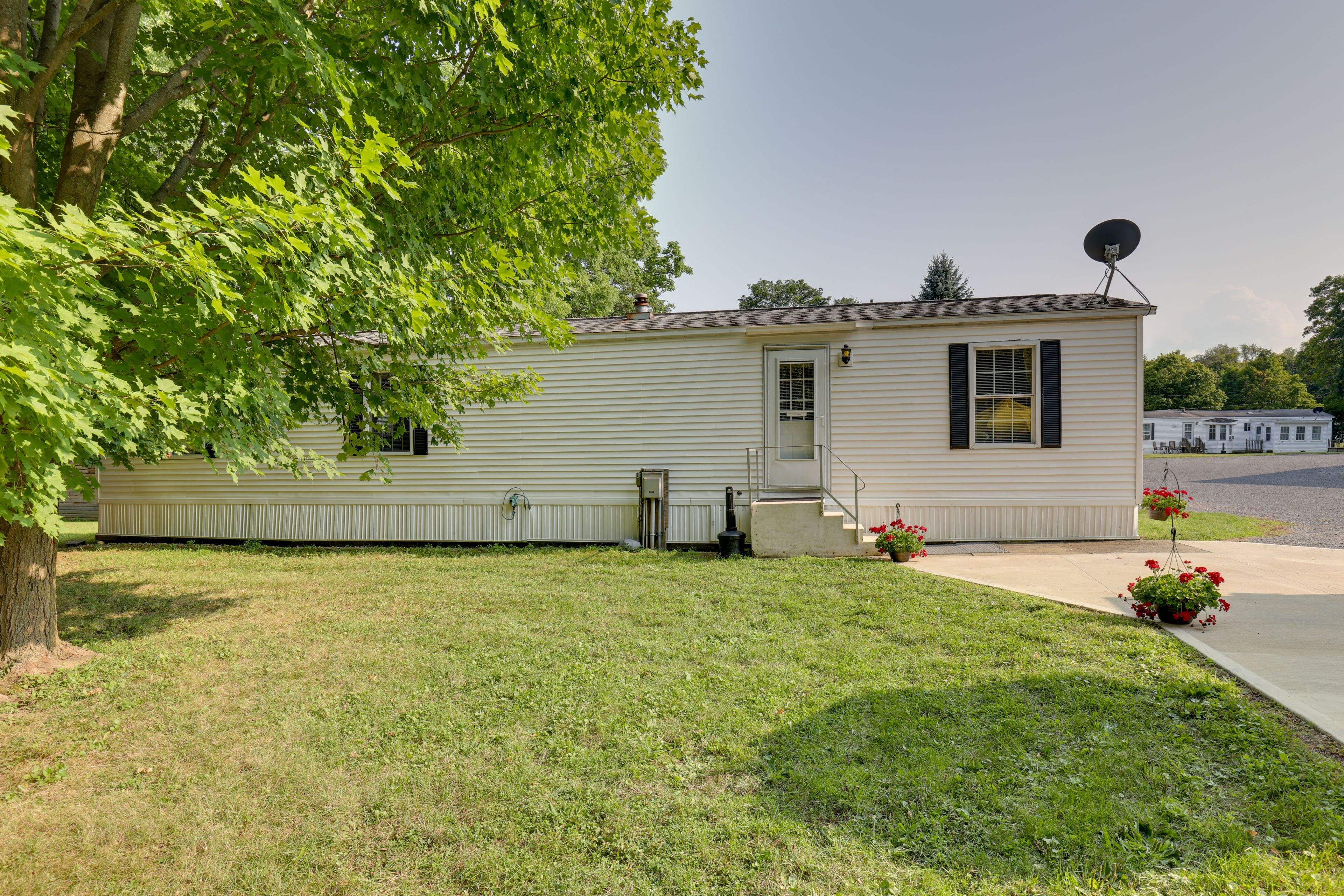 Backyard | Rear Entry