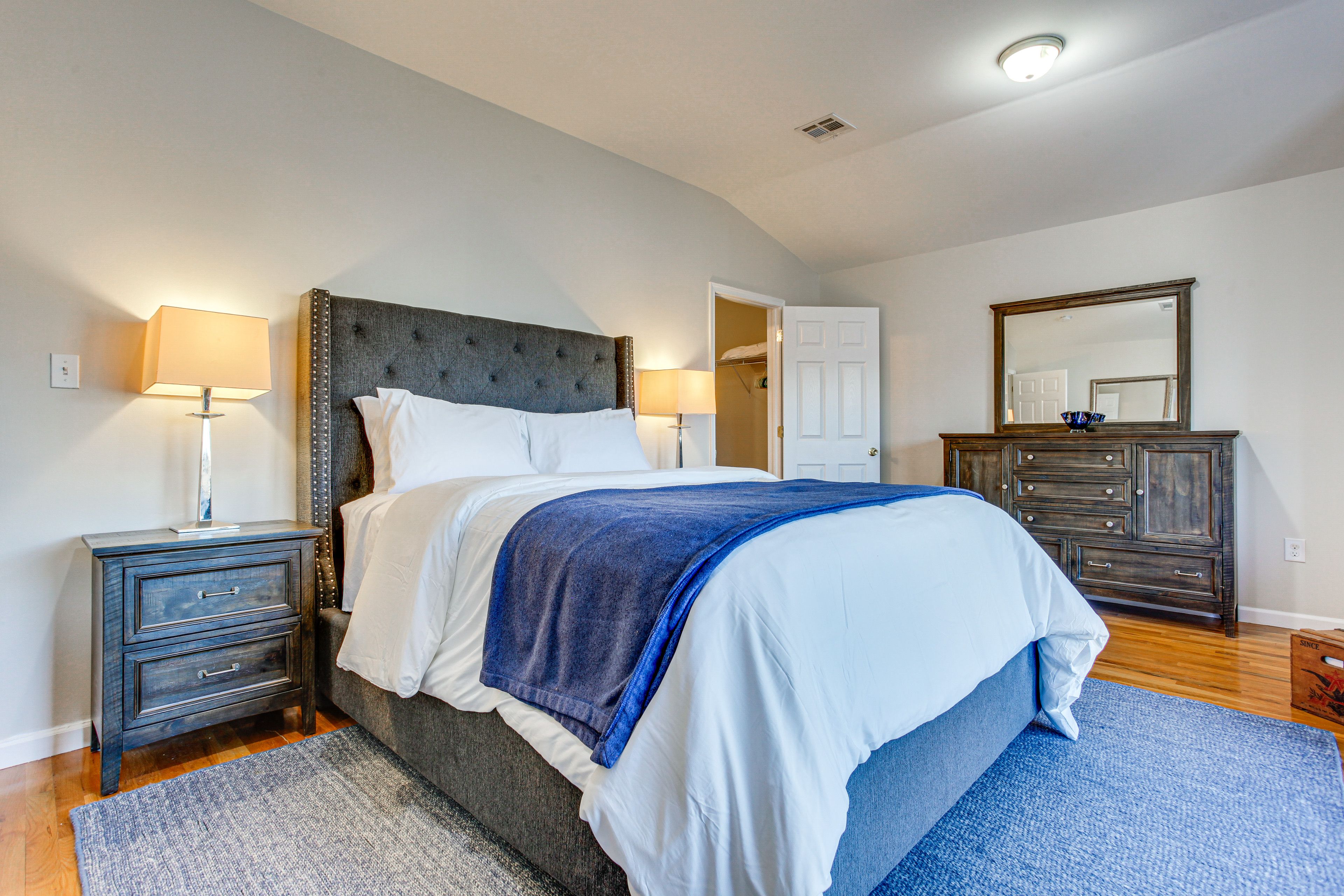 Bedroom 1 | Queen Bed | Smart TV | Linens Provided | En-Suite Bathroom