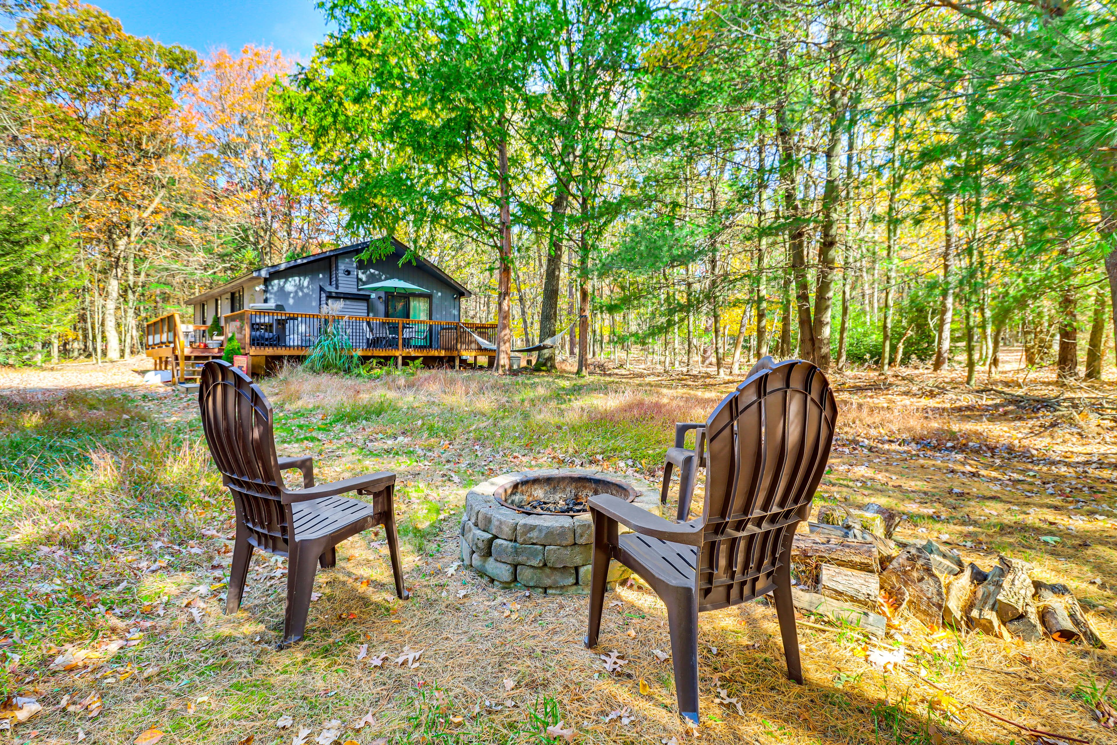 Jim Thorpe Vacation Rental | 3BR | 1BA | 950 Sq Ft | Stairs to Enter