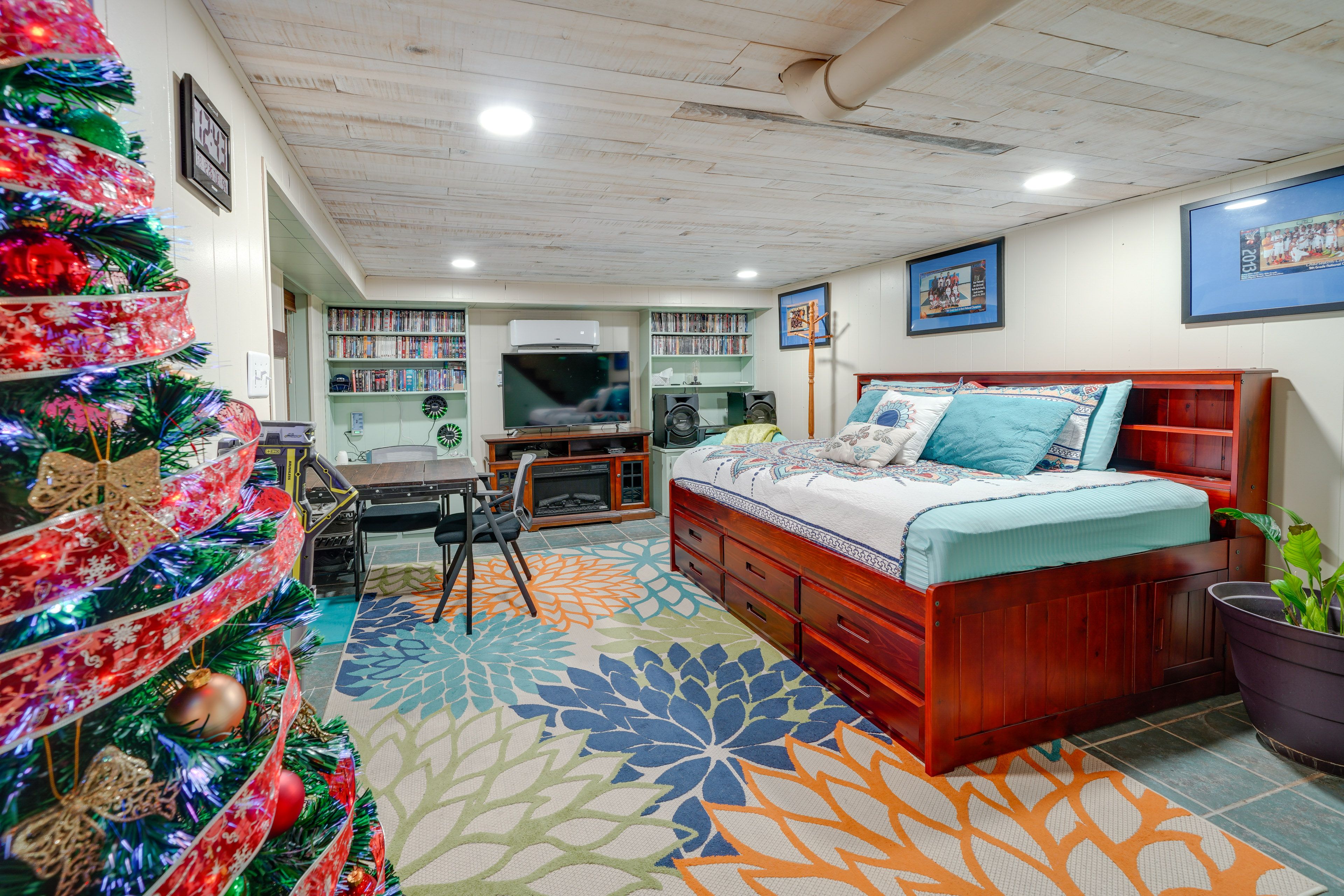 Studio Interior | Home Gym | Electric Fireplace | Flat-Screen TV | Free WiFi