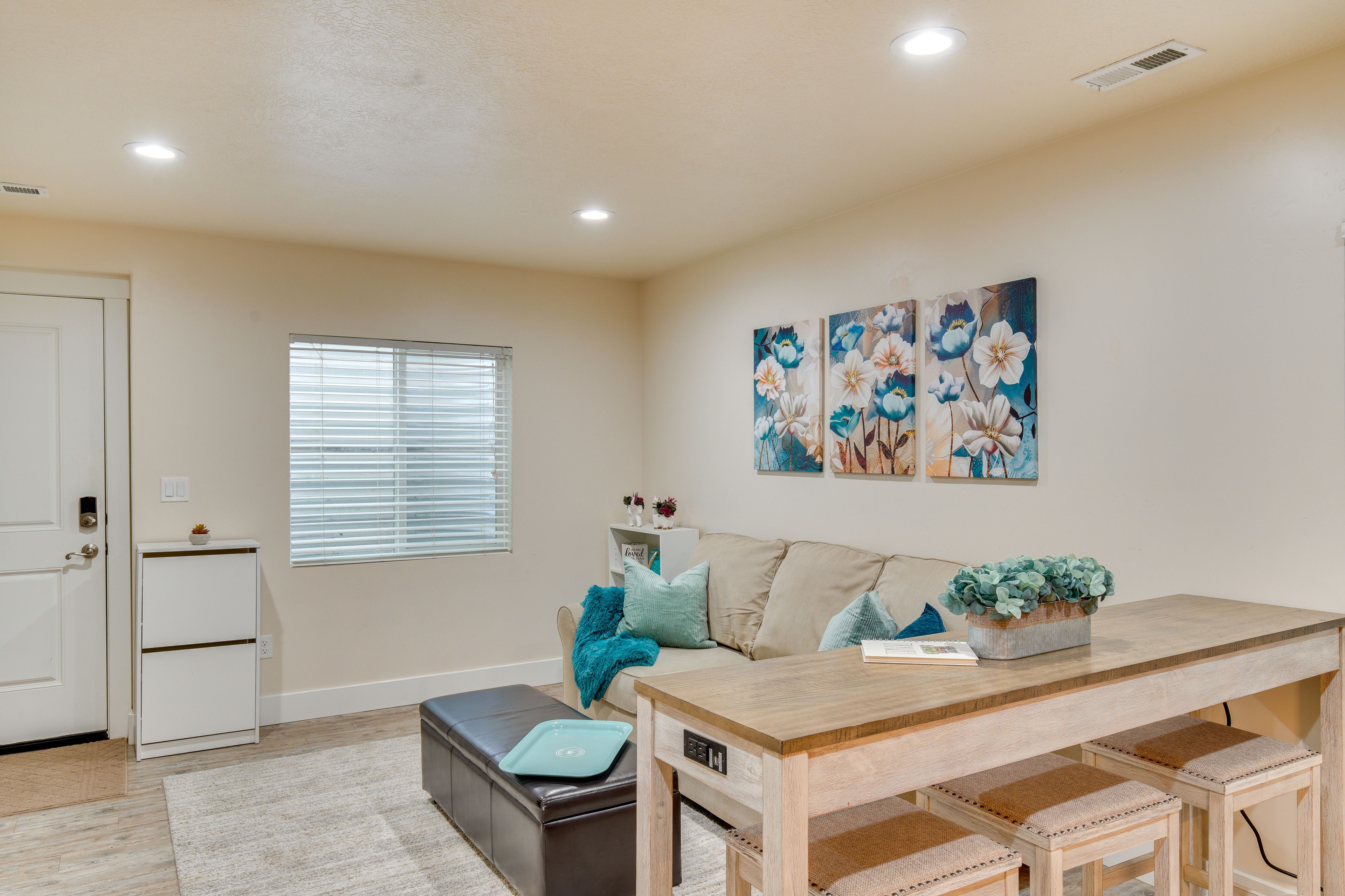 Living Room | Main Floor | Smart TV | Board Games