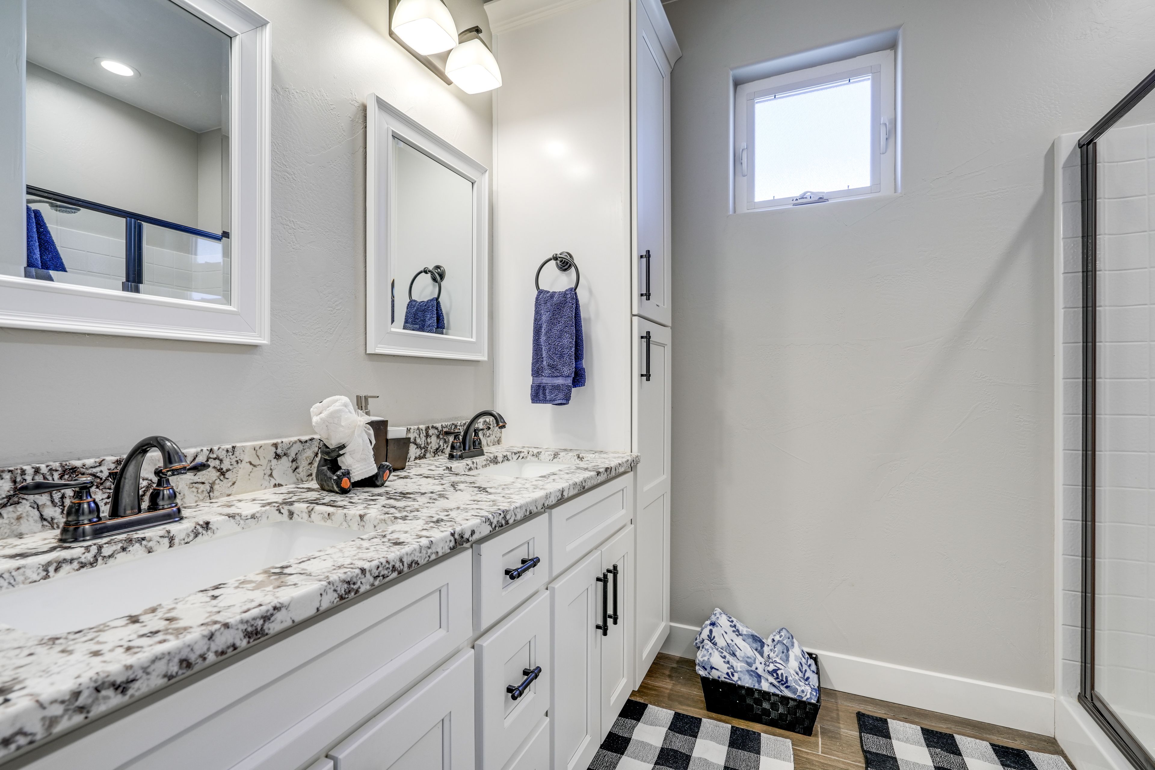 Full Bathroom | Complimentary Toiletries
