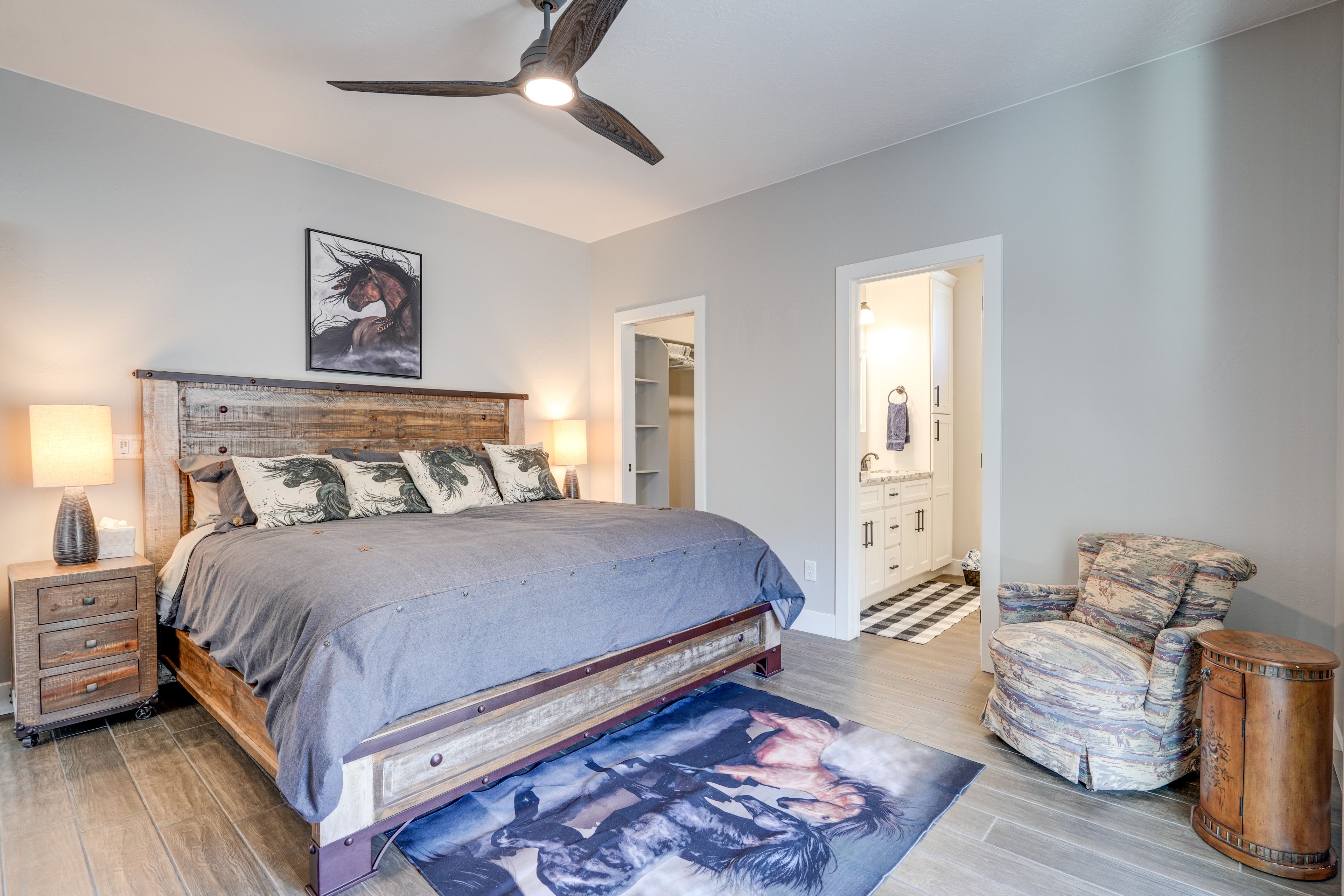 Bedroom 1 | King Bed | Linens & Towels Provided
