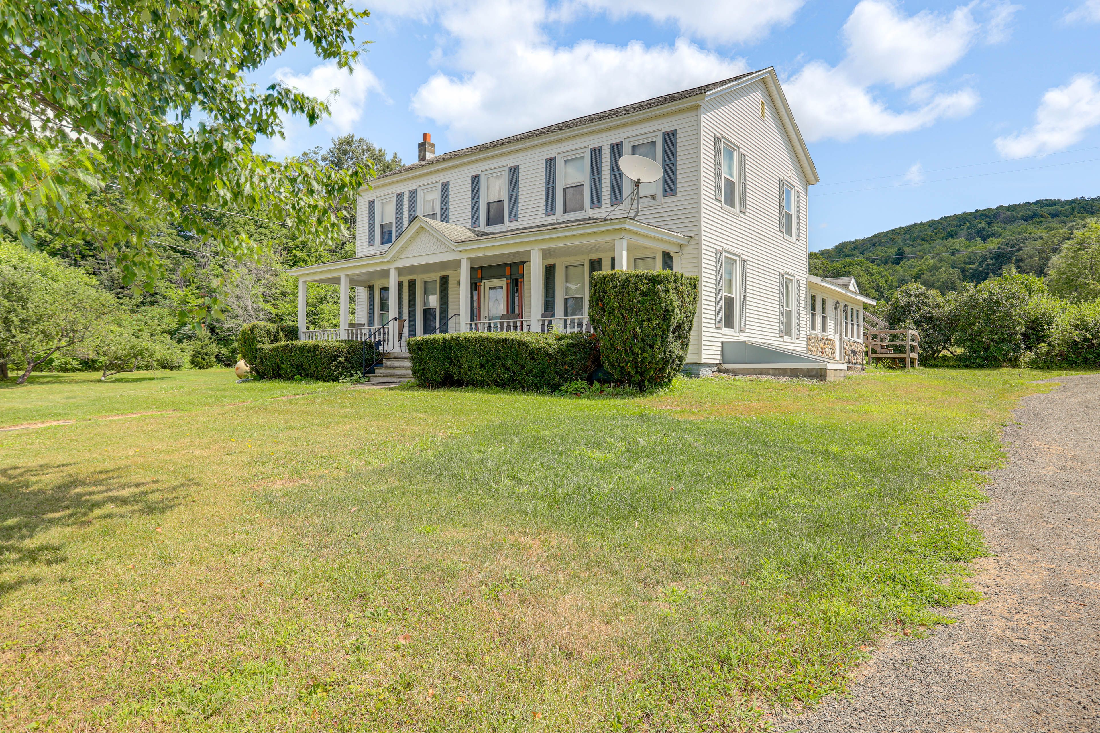 Franklinville Vacation Rental | 3BR | 4BA | 2,000 Sq Ft | Stairs Required