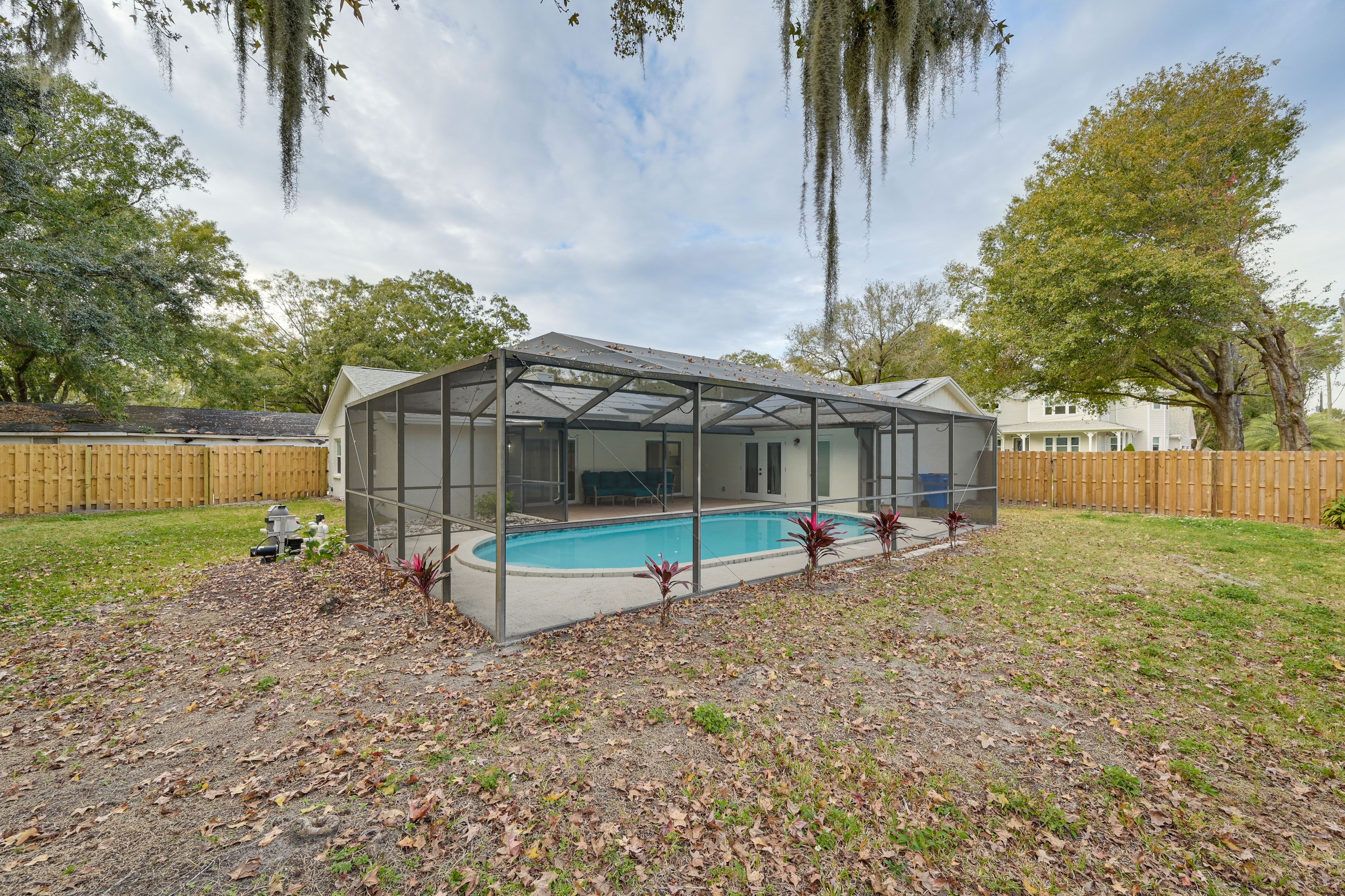 Fenced-In Backyard | Pet Friendly (No Fee)