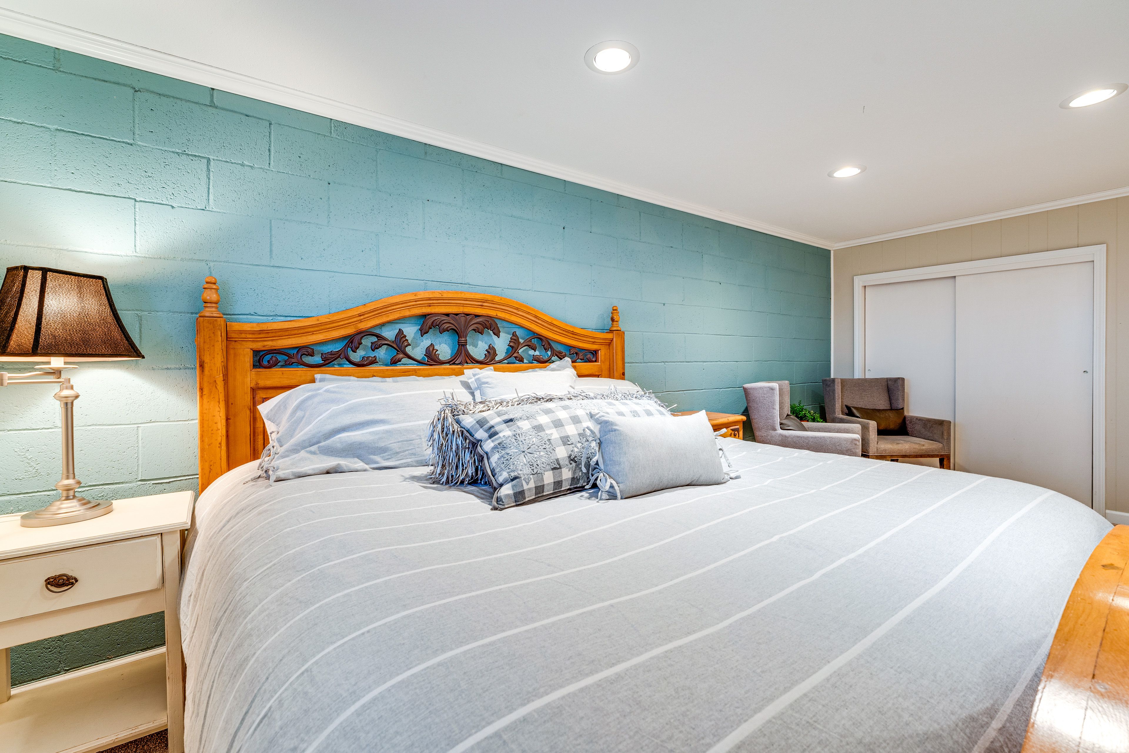 Bedroom 2 | King Bed