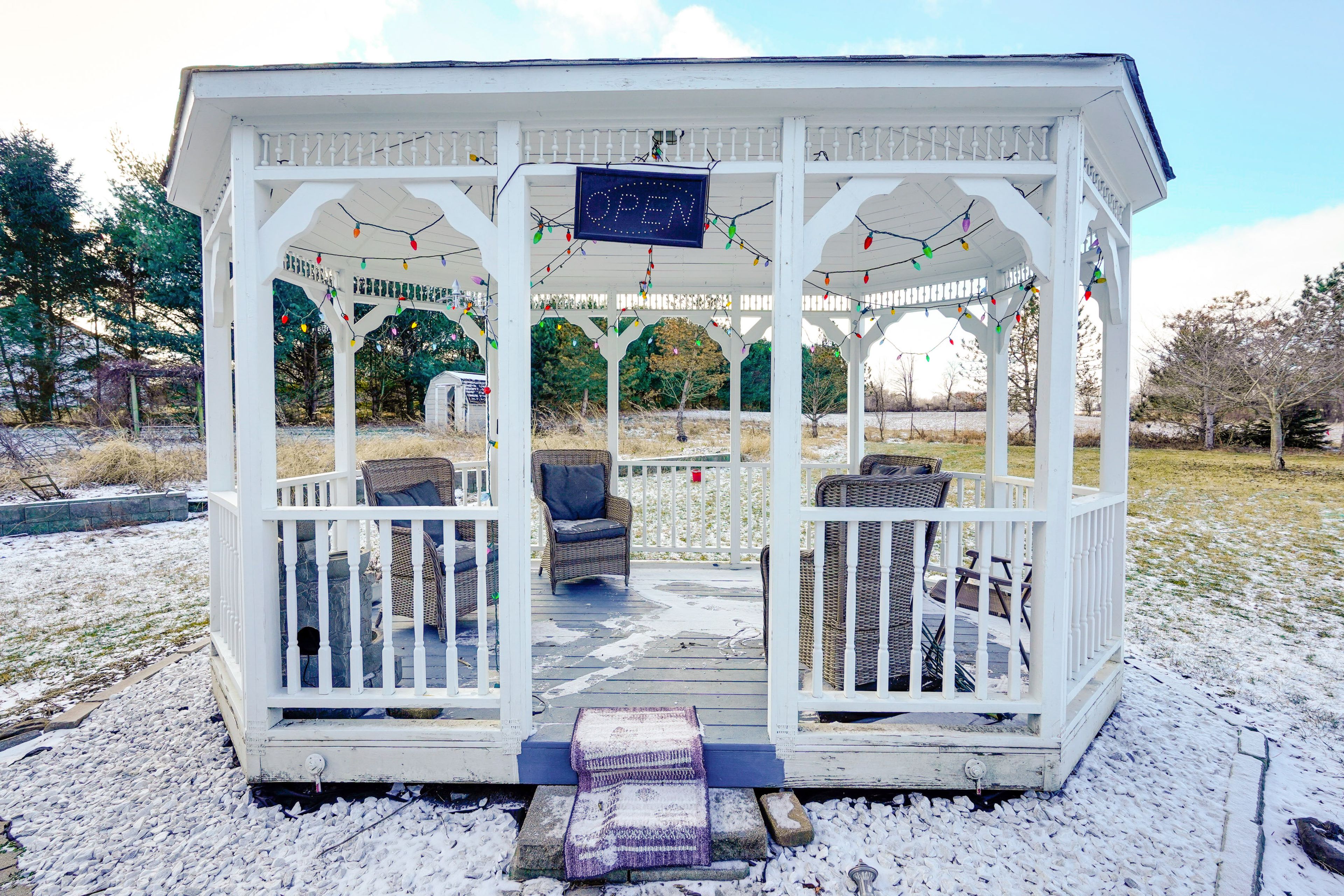 Gazebo | Fire Pit | Private Hot Tub | Gas Grill | Pond On-Site